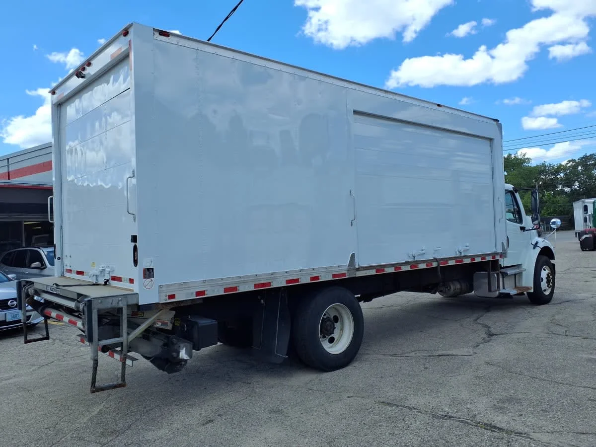 2019 Freightliner M2 106 in Warwick, RI — photo 4