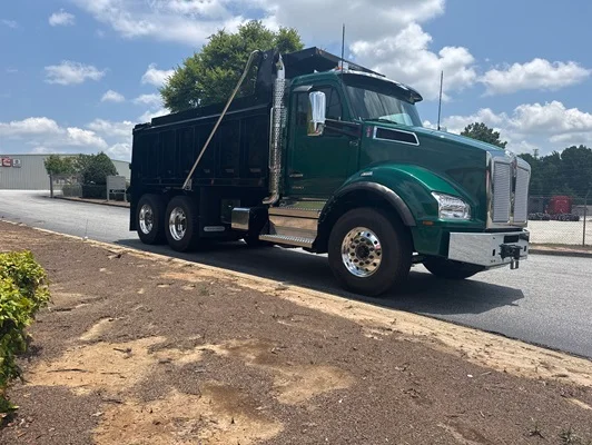2027 Kenworth T880