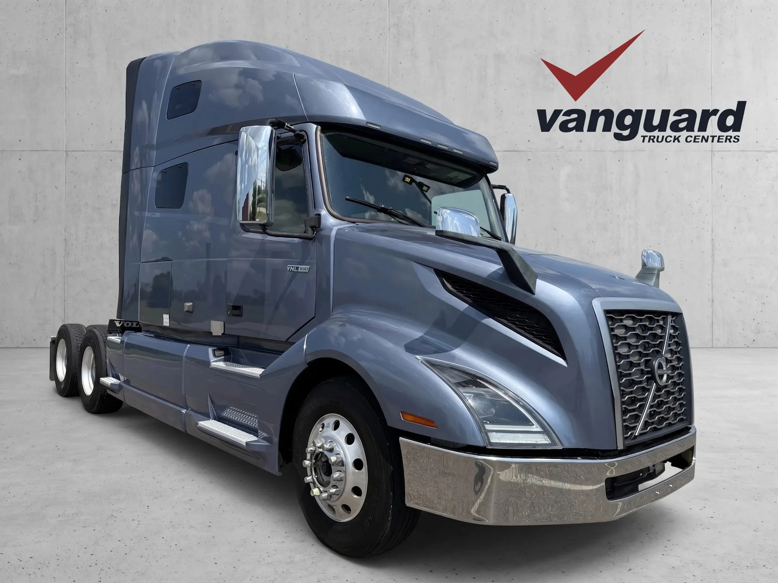 2023 Volvo VNL 760 in Clarksville, TN