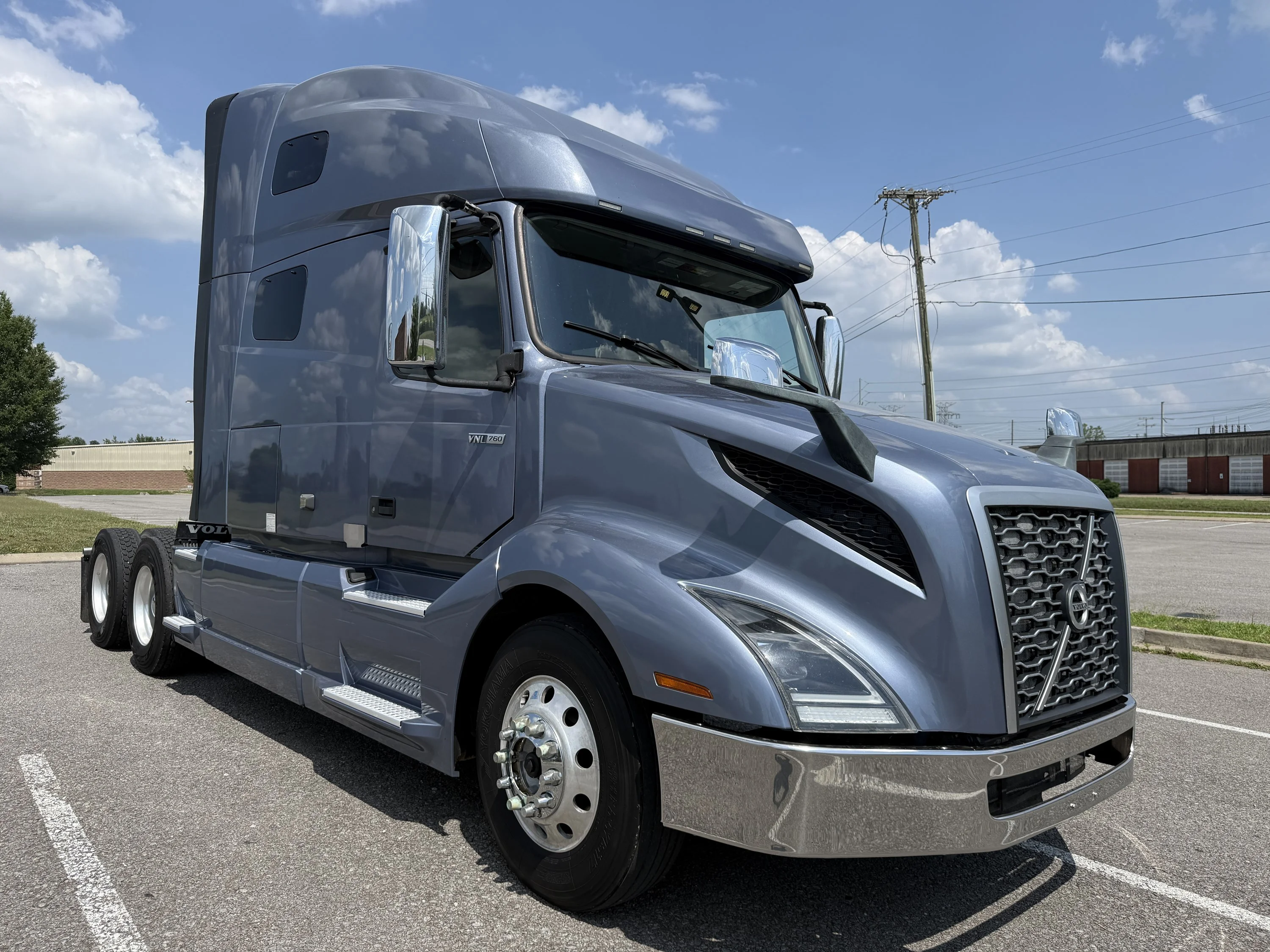 2023 Volvo VNL 760 in Clarksville, TN — photo 13