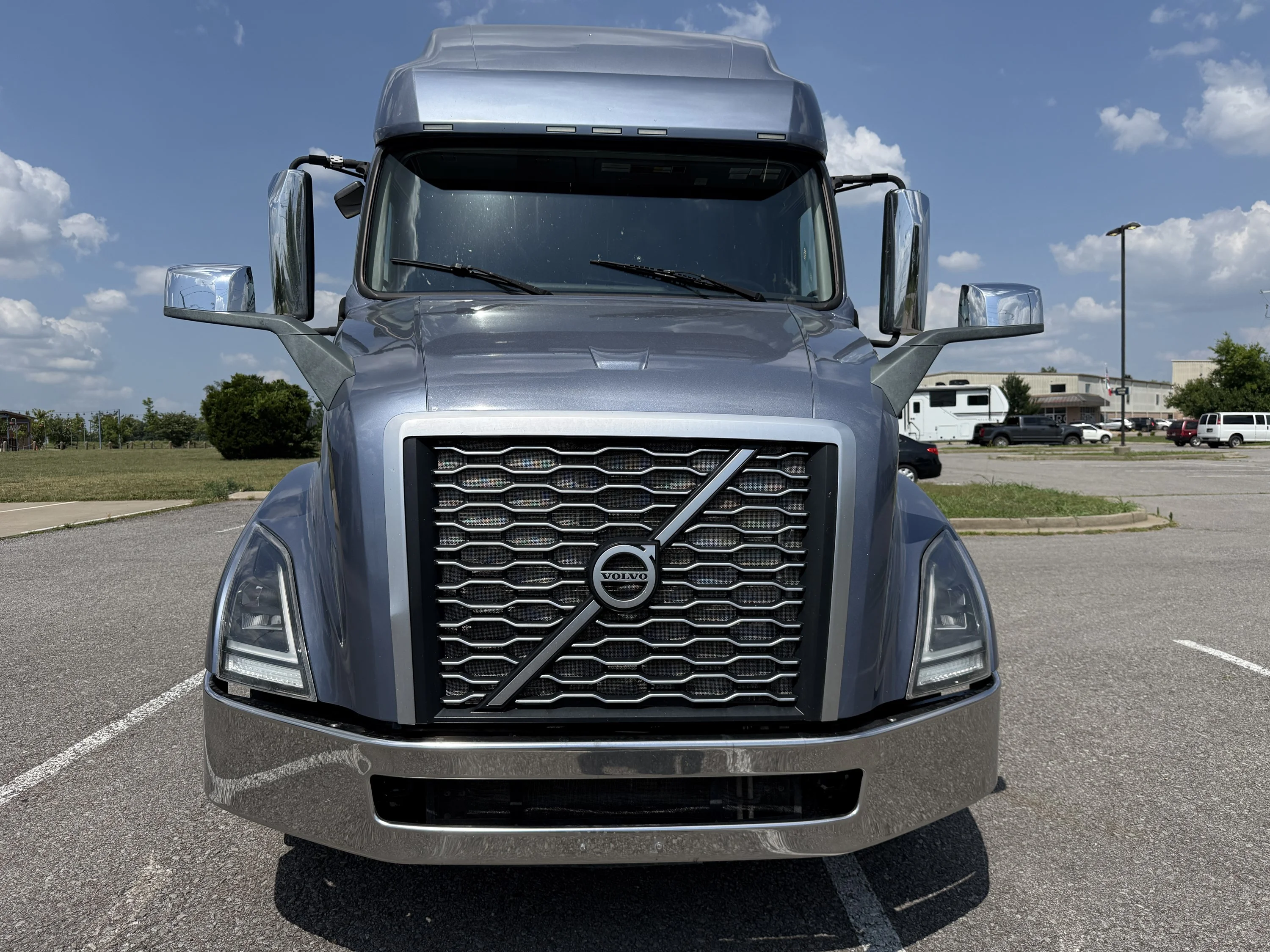 2023 Volvo VNL 760 in Clarksville, TN — photo 14