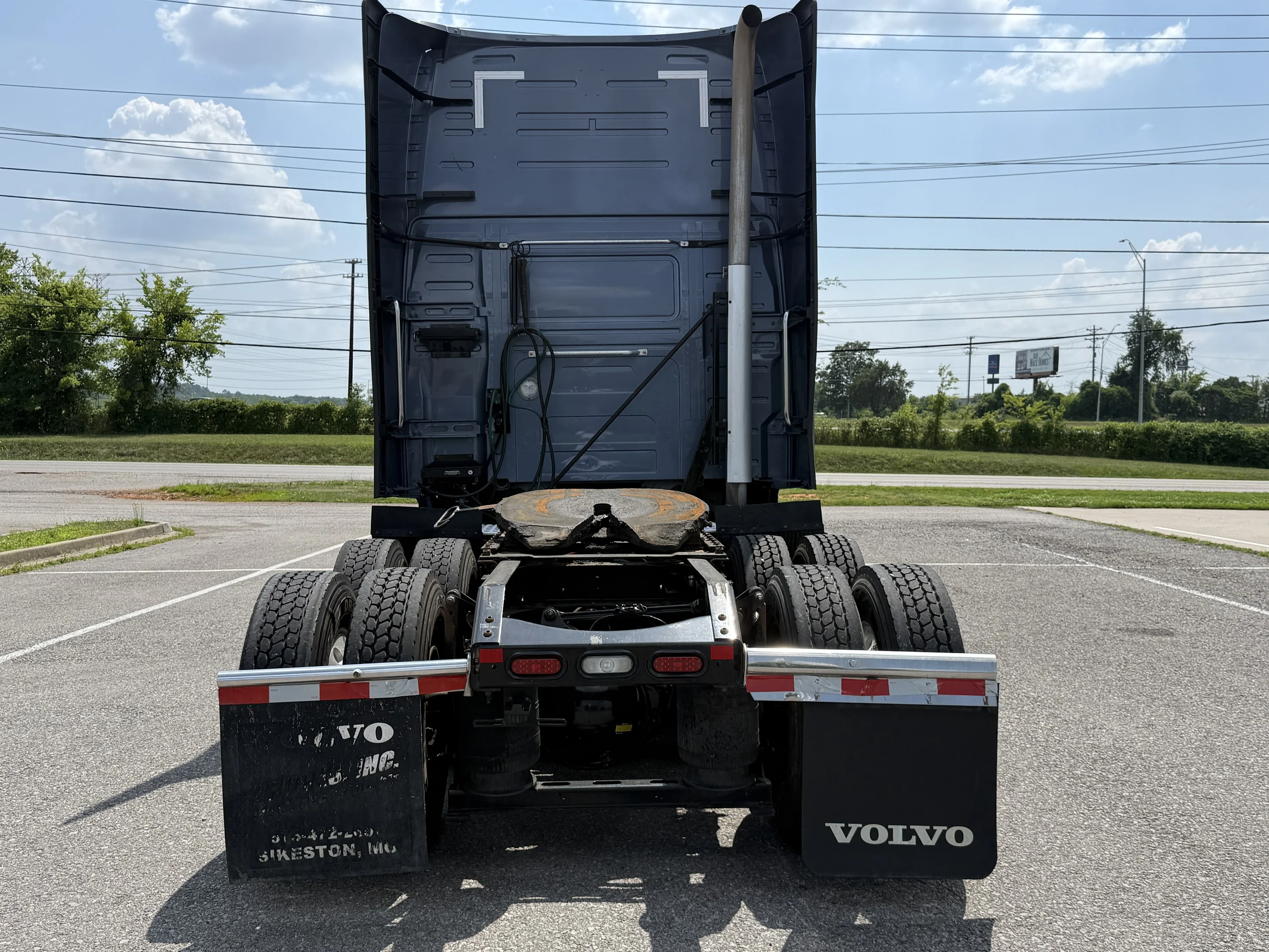 2023 Volvo VNL 760 in Clarksville, TN — photo 8