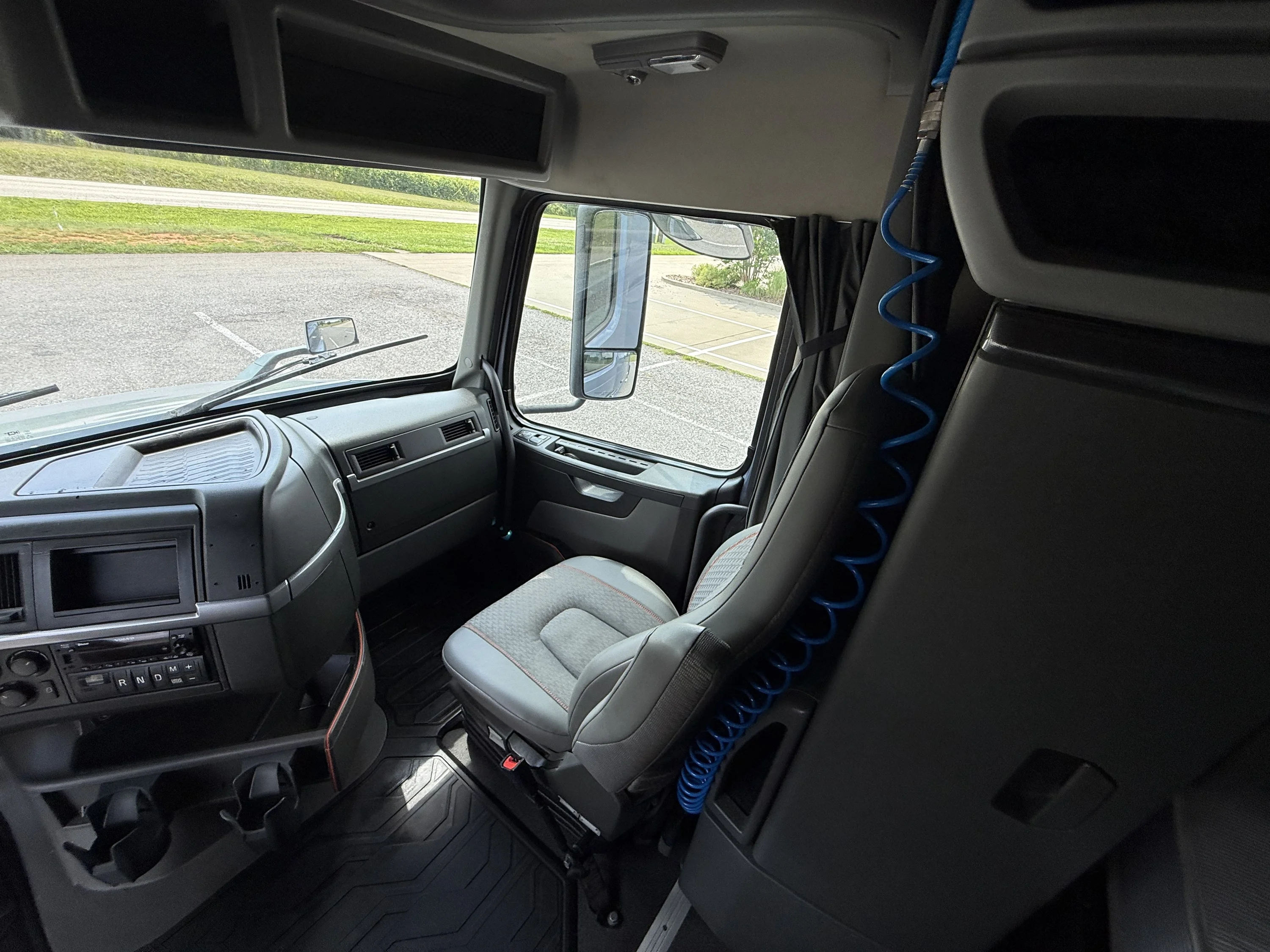 2023 Volvo VNL 760 in Clarksville, TN — photo 29