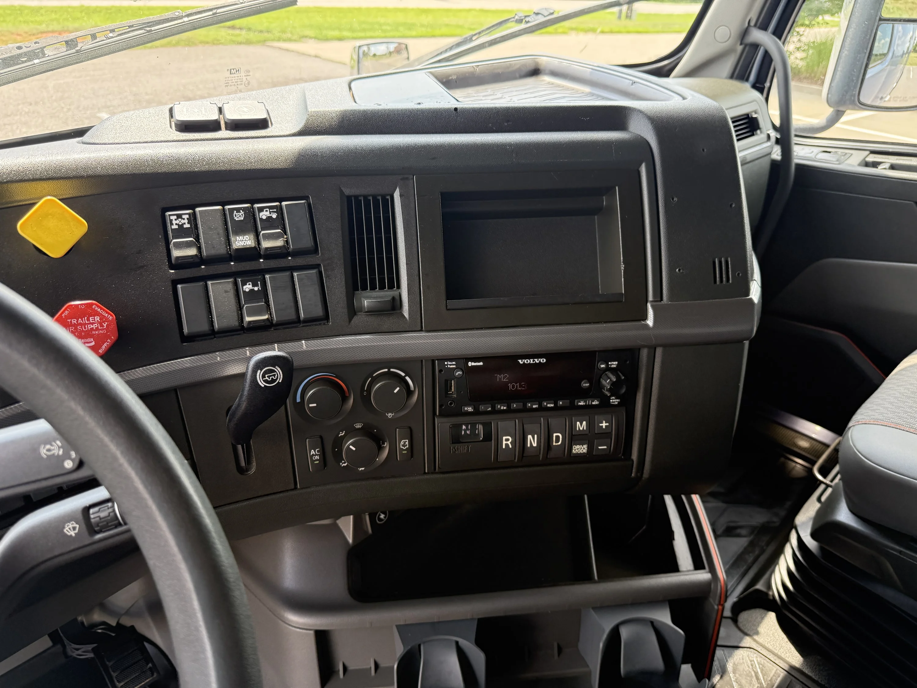 2023 Volvo VNL 760 in Clarksville, TN — photo 25