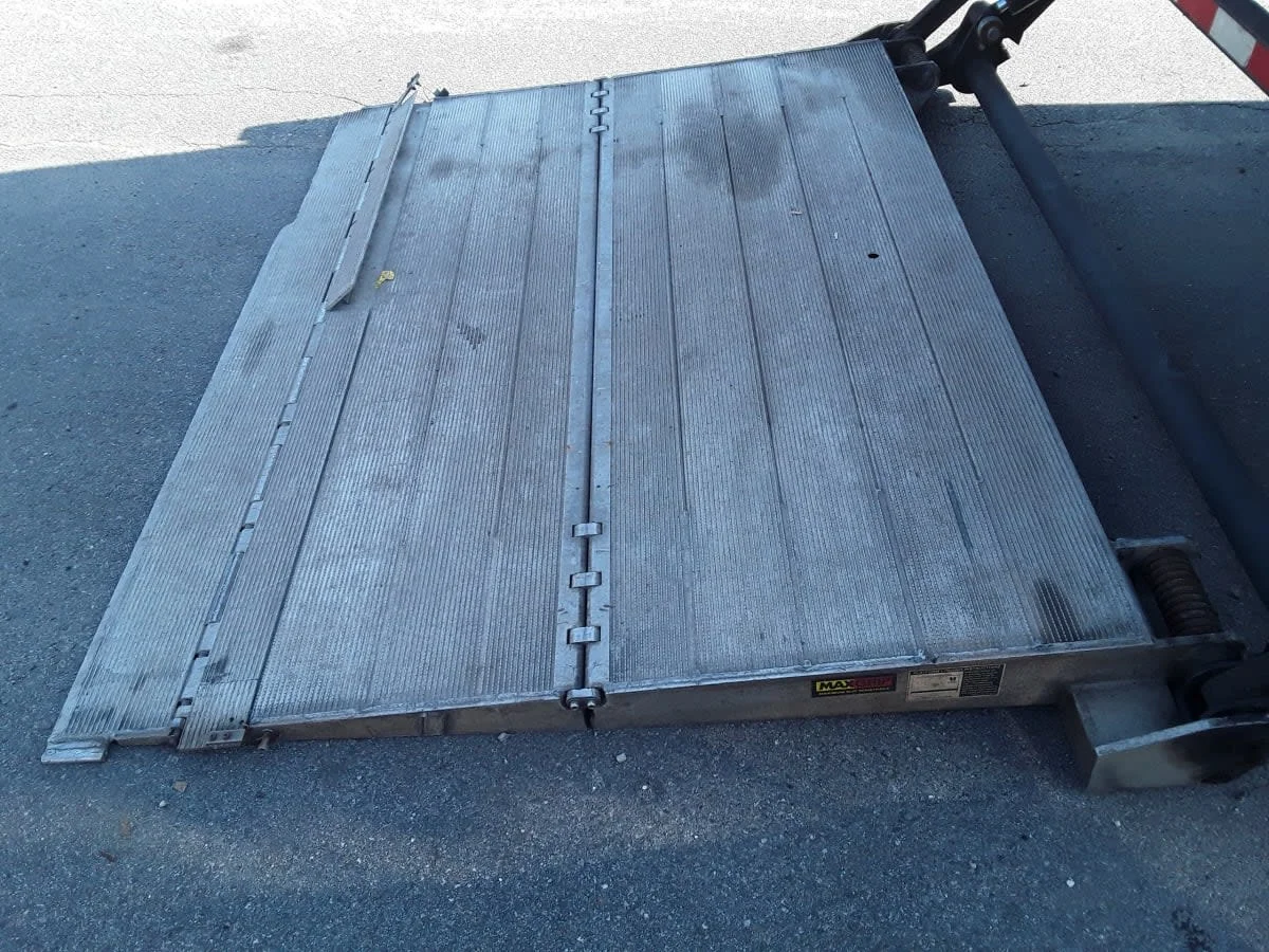 2020 Freightliner M2 106 - image 12