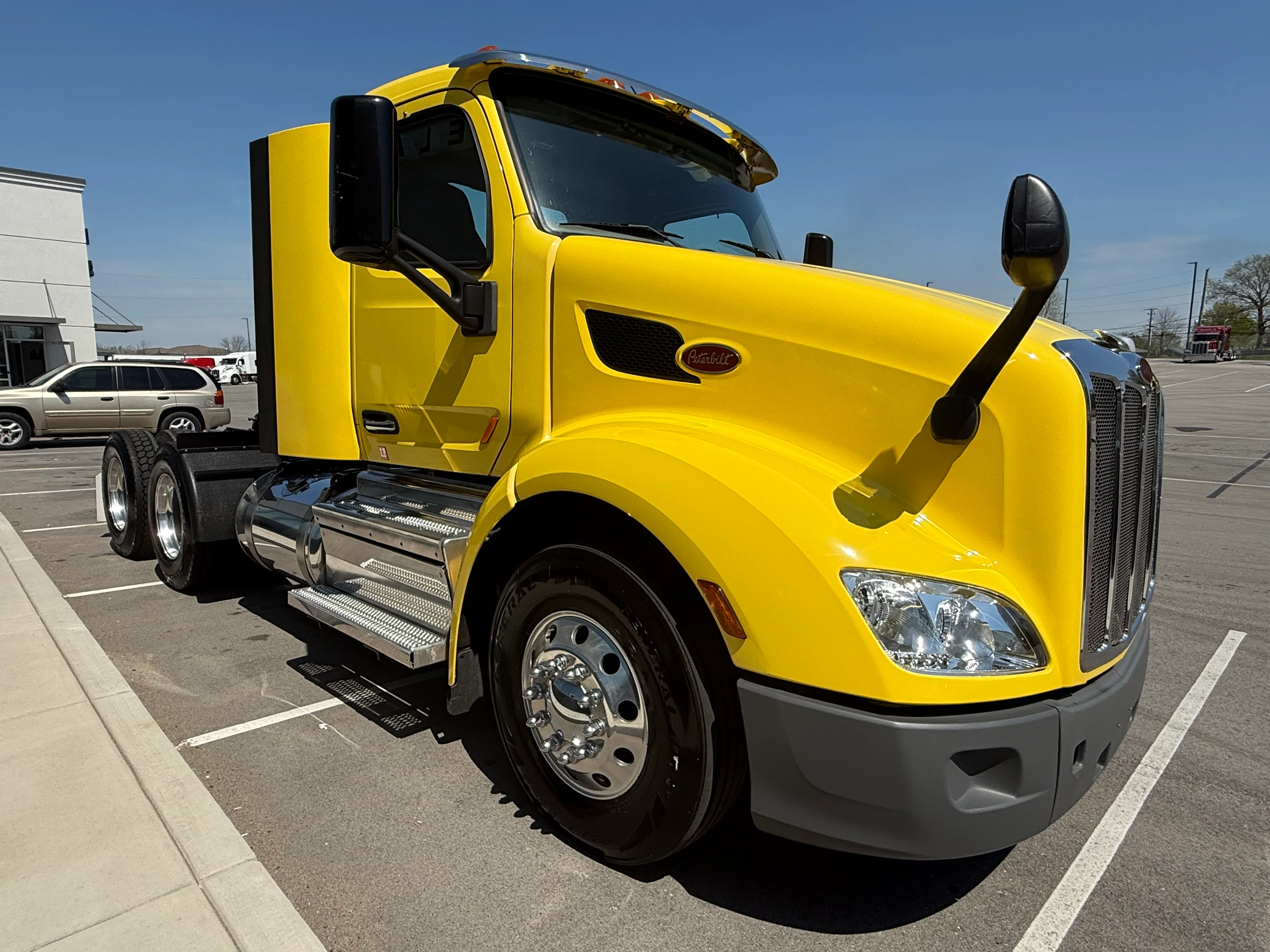 2021 Peterbilt 579 in Evansville, IN — photo 5
