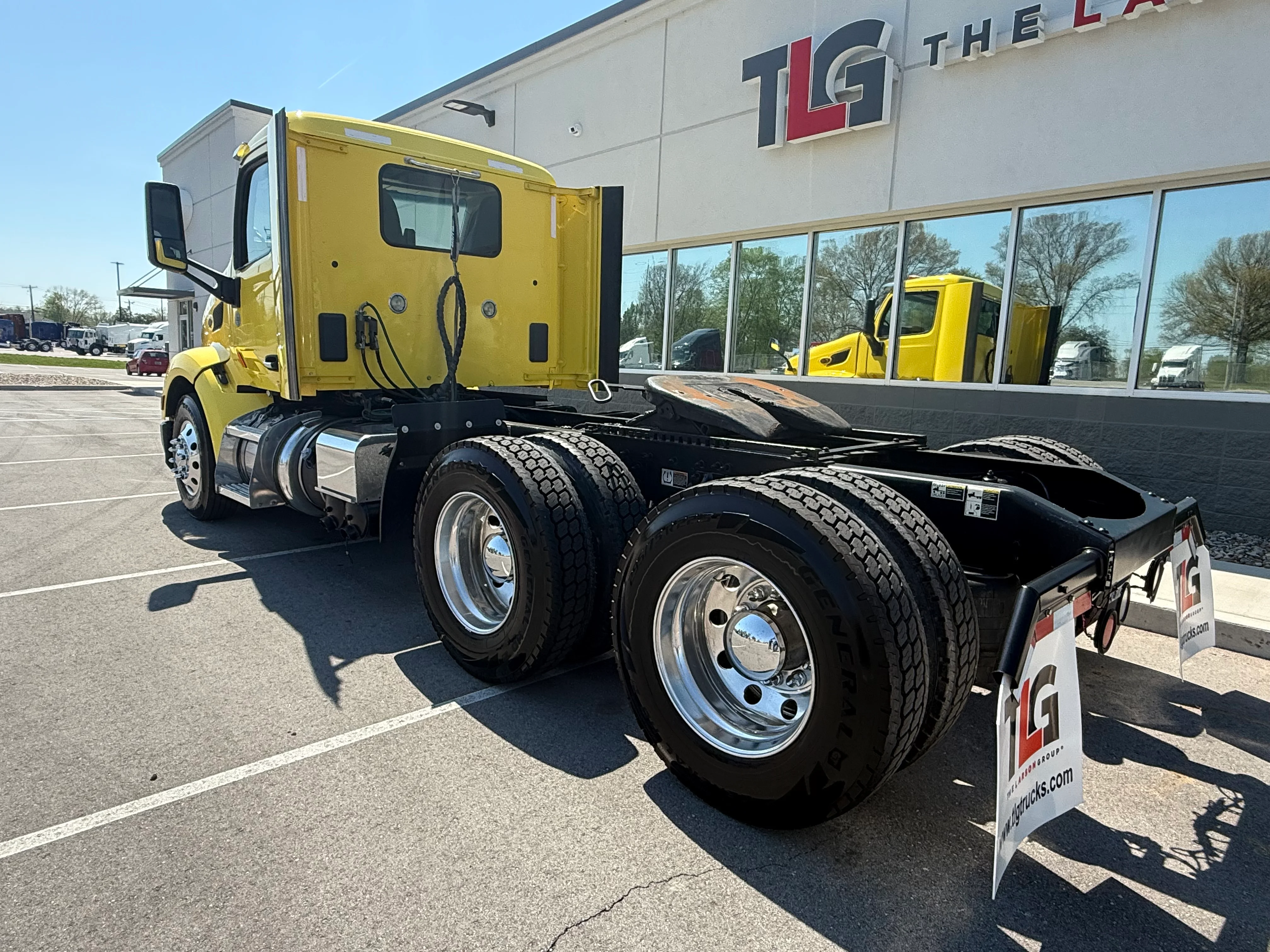 2021 Peterbilt 579 in Evansville, IN — photo 3