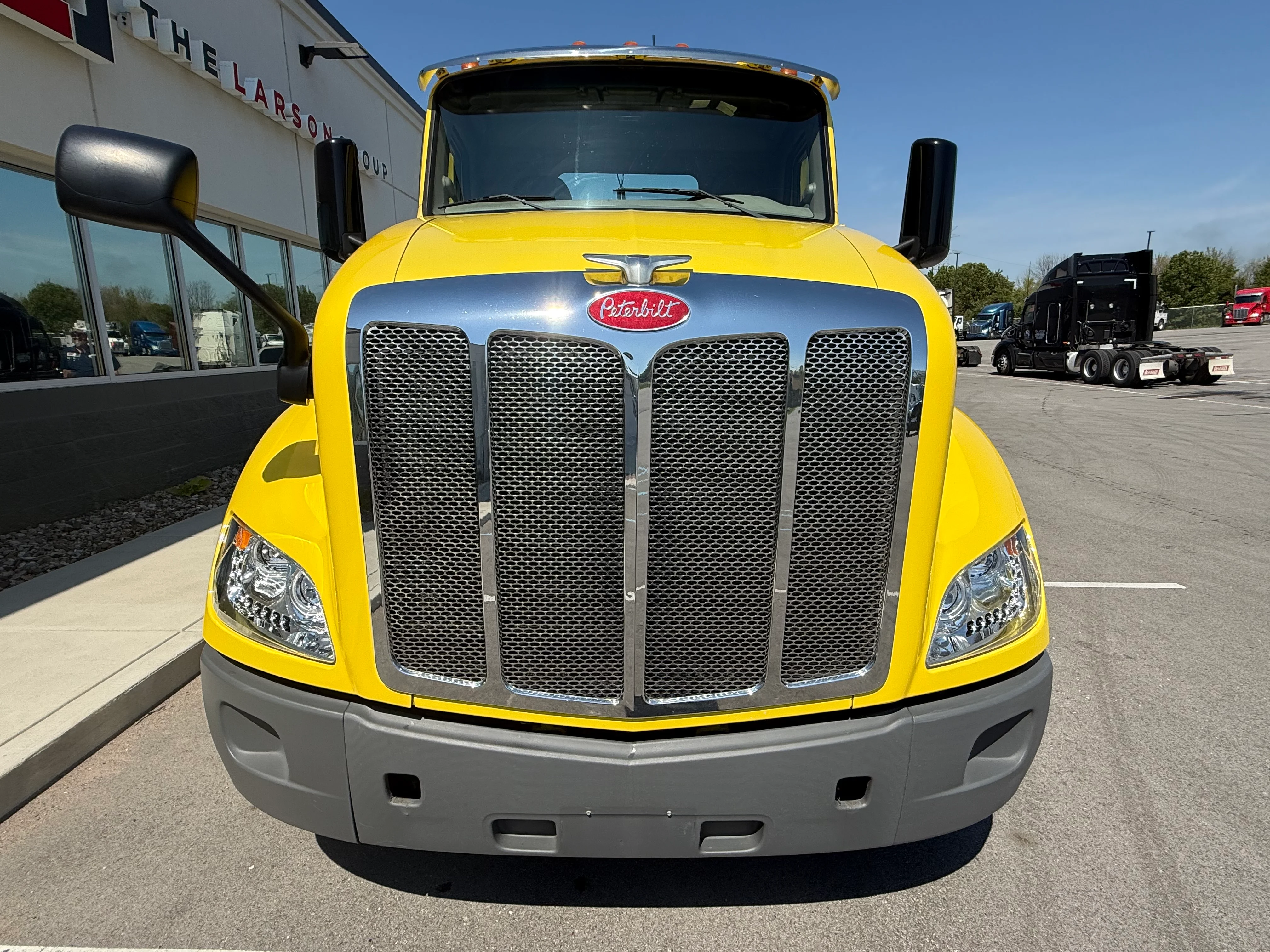 2021 Peterbilt 579 in Evansville, IN — photo 6