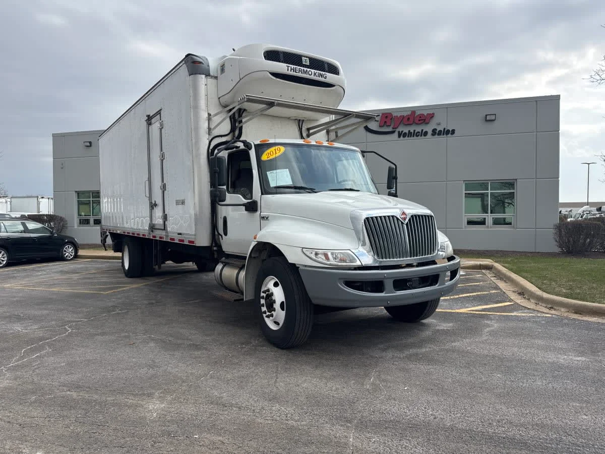 2019 International MV - image 3