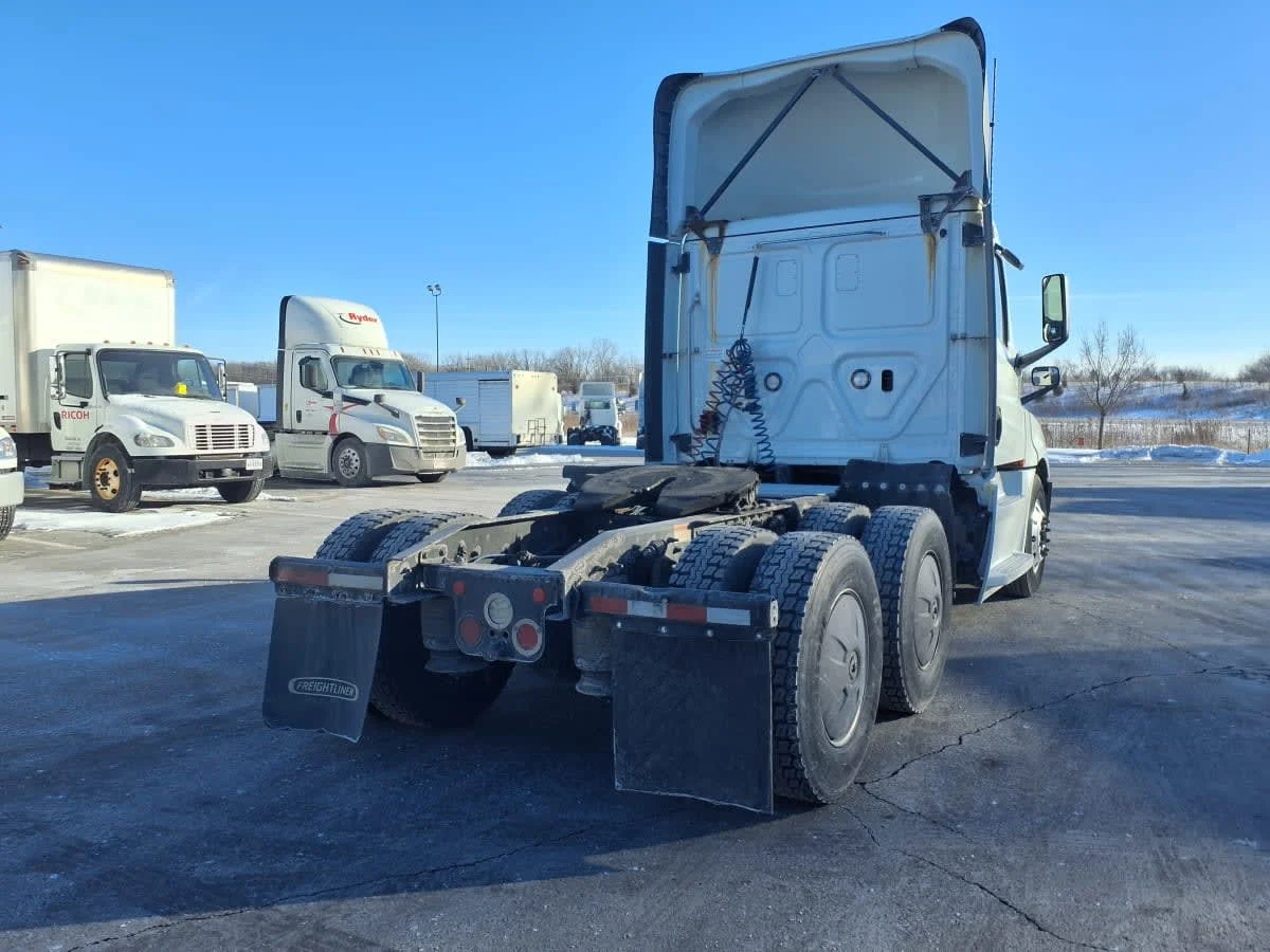 2019 Freightliner Cascadia in Wayland, MI — photo 4