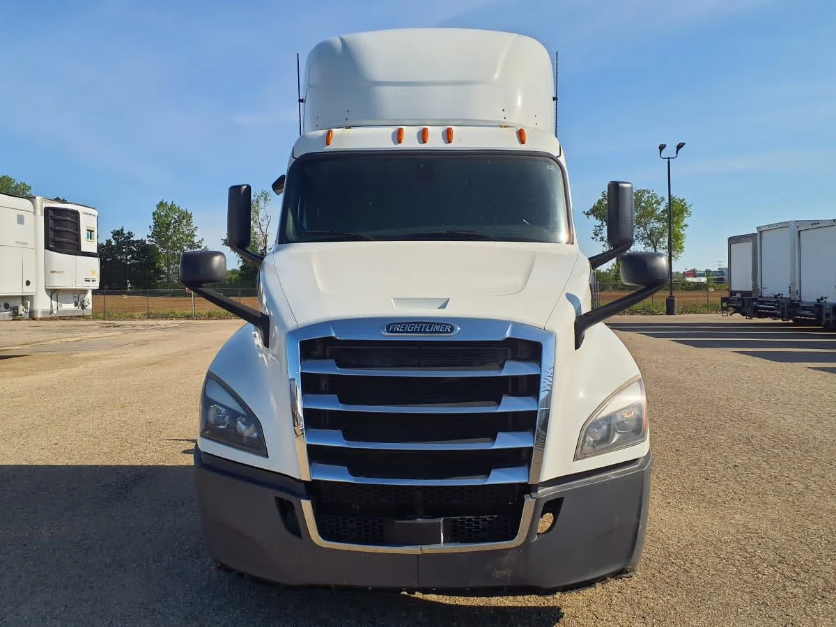 2019 Freightliner Cascadia in Wayland, MI — photo 2