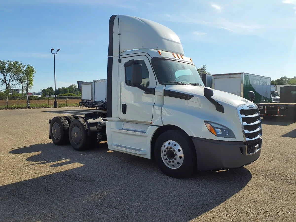2019 Freightliner Cascadia in Wayland, MI — photo 3