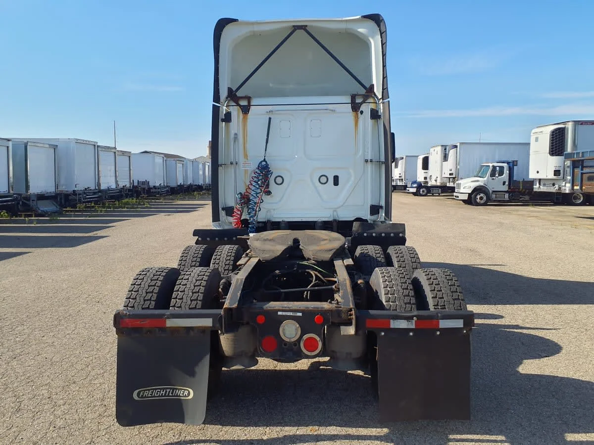 2019 Freightliner Cascadia in Wayland, MI — photo 5