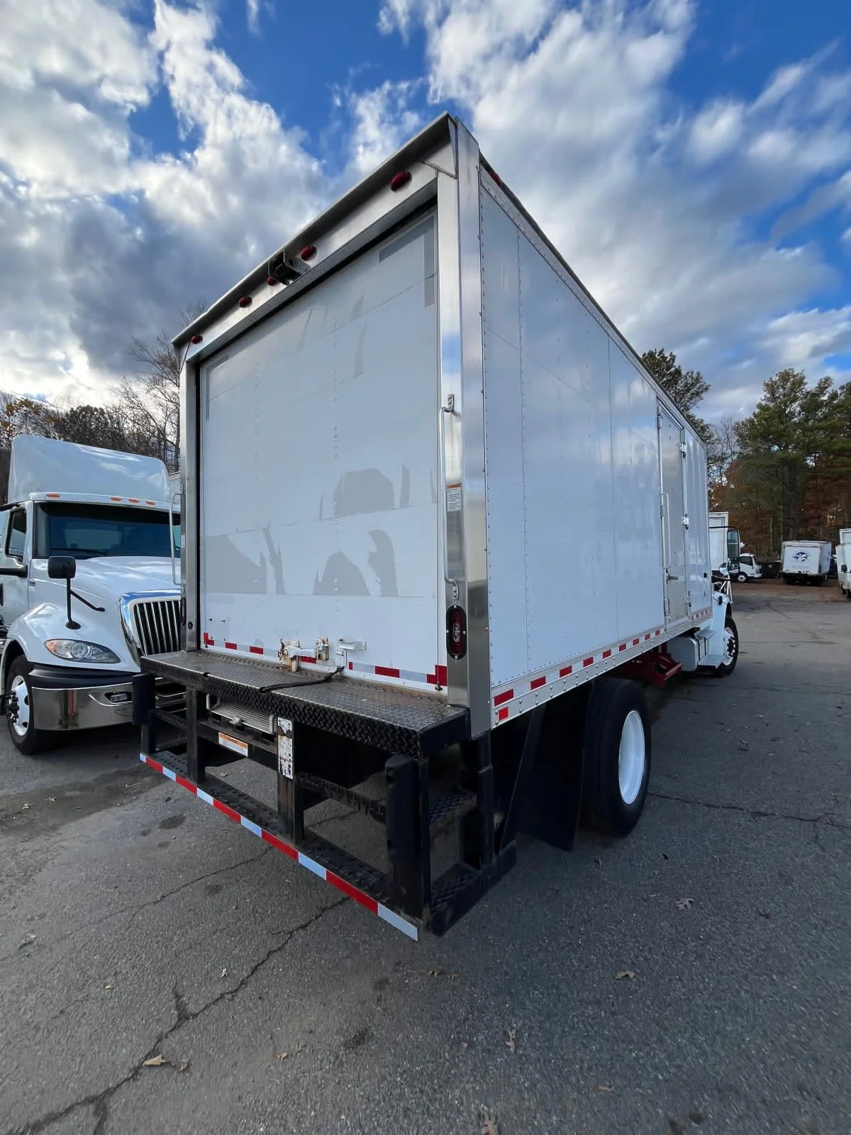 2019 Freightliner M2 106 in Ashland, VA — photo 4