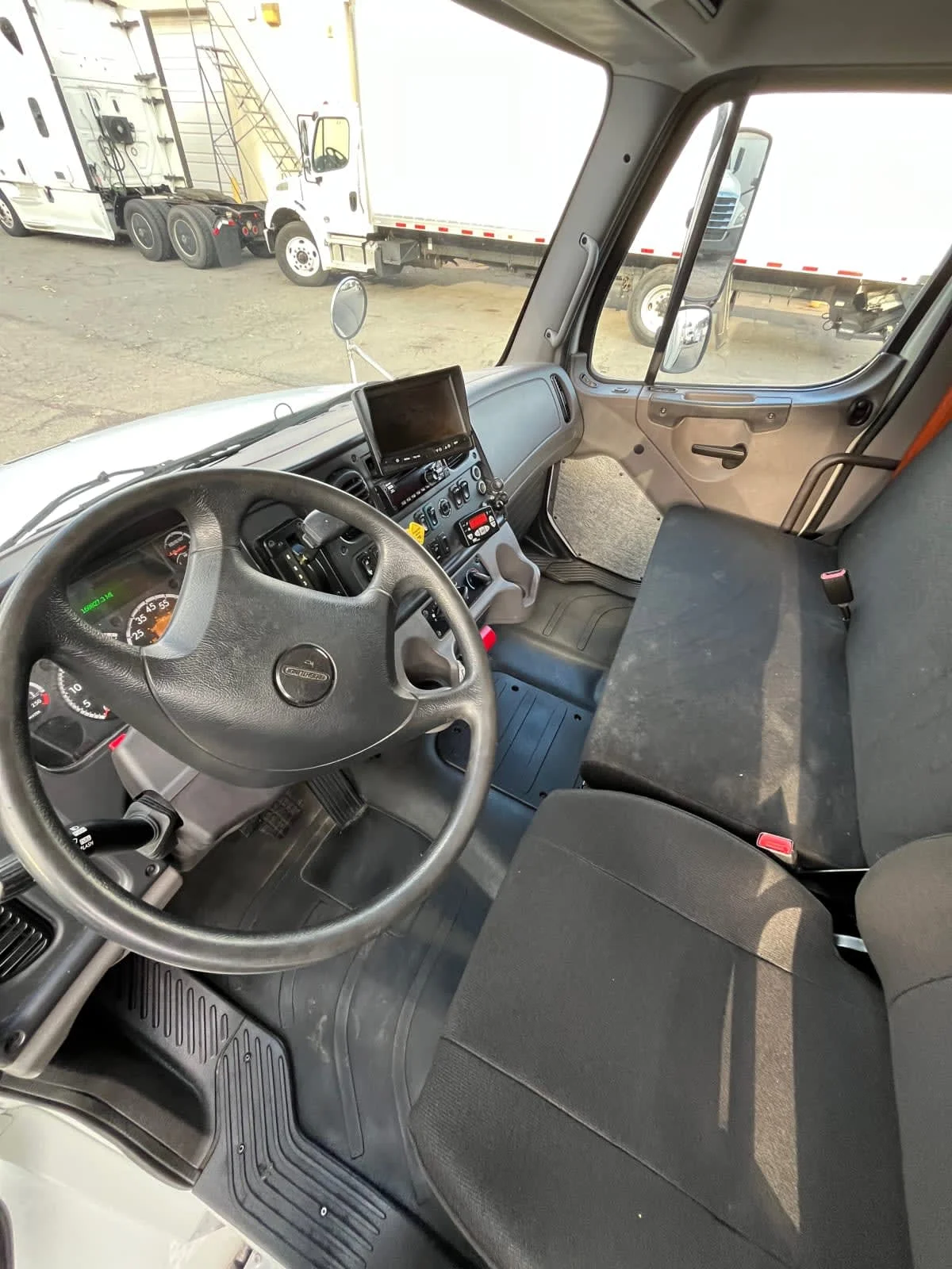 2019 Freightliner M2 106 in Ashland, VA — photo 8