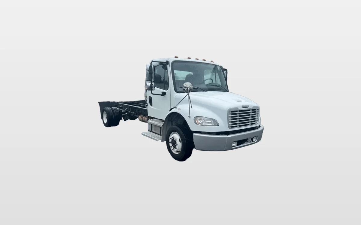 2020 Freightliner M2 106 - image 1