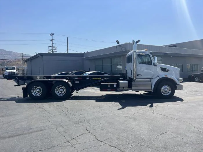 2027 Peterbilt 567 in Sylmar, CA — photo 5