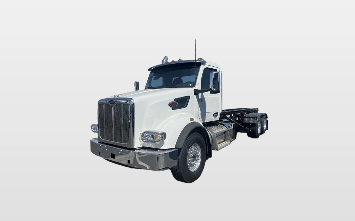2027 Peterbilt 567 - image 1