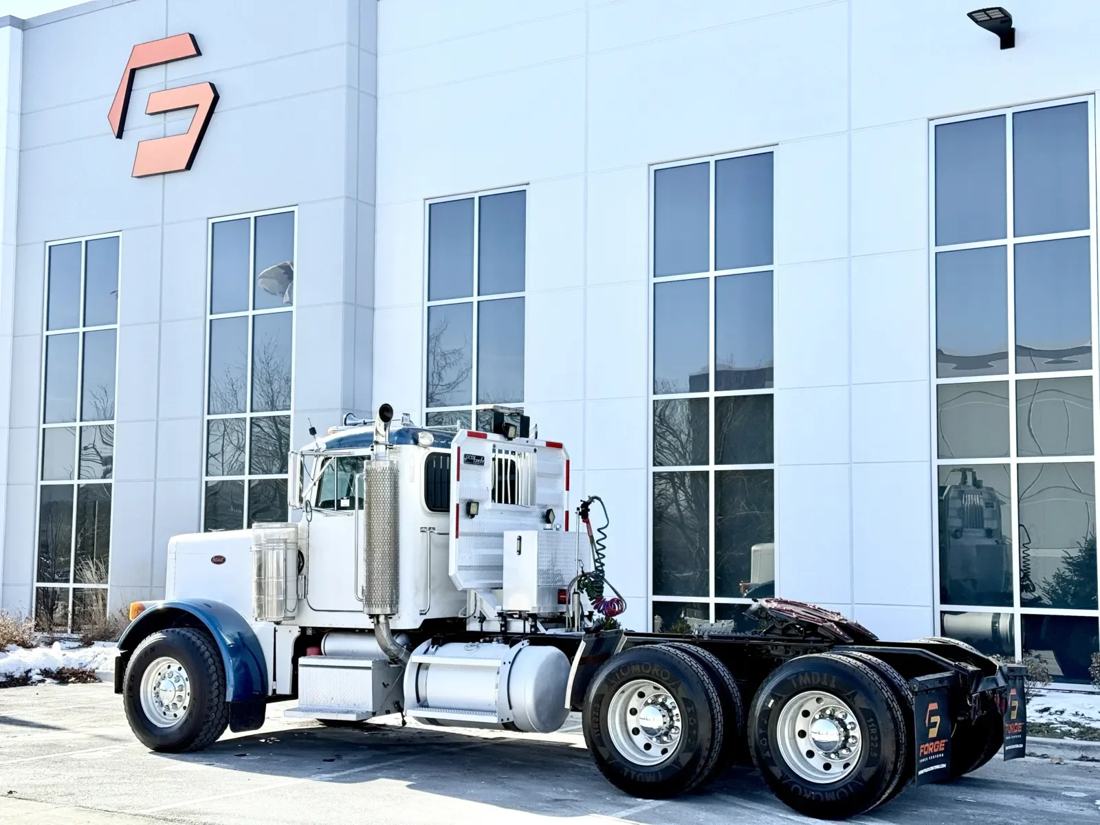 2003 Peterbilt 379 in New Lenox, IL — photo 6