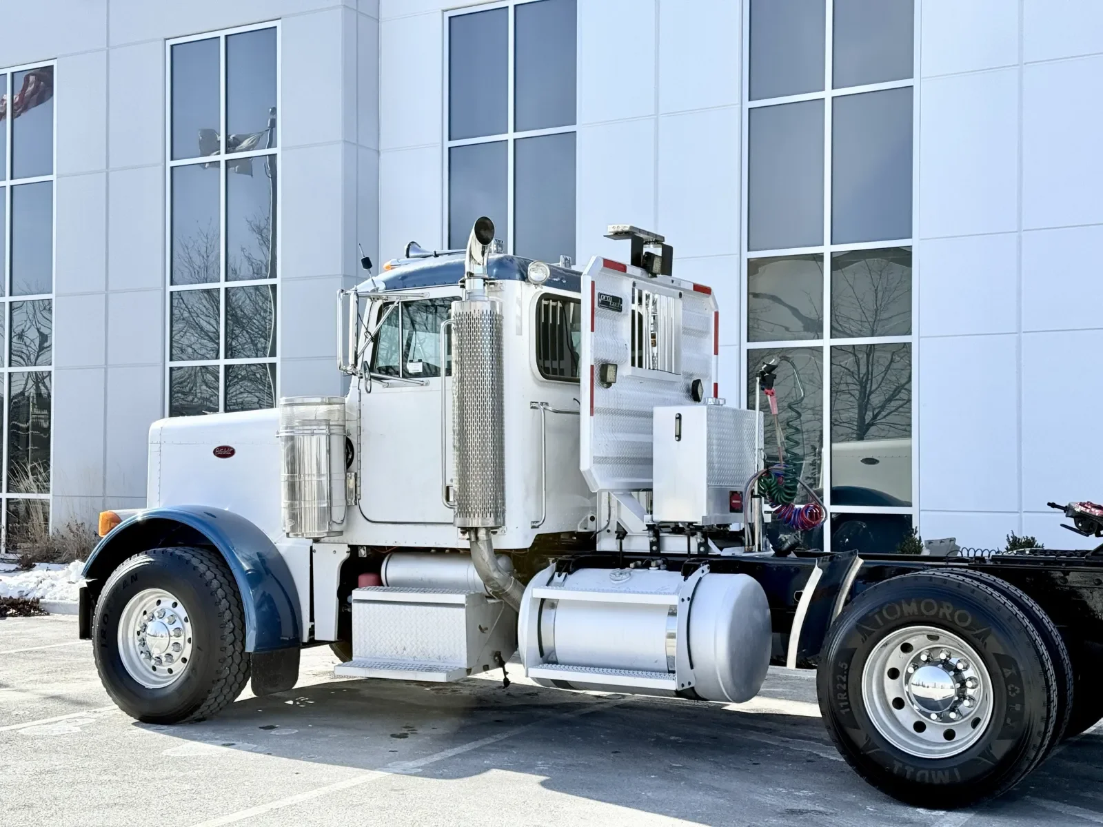 2003 Peterbilt 379 in New Lenox, IL — photo 8