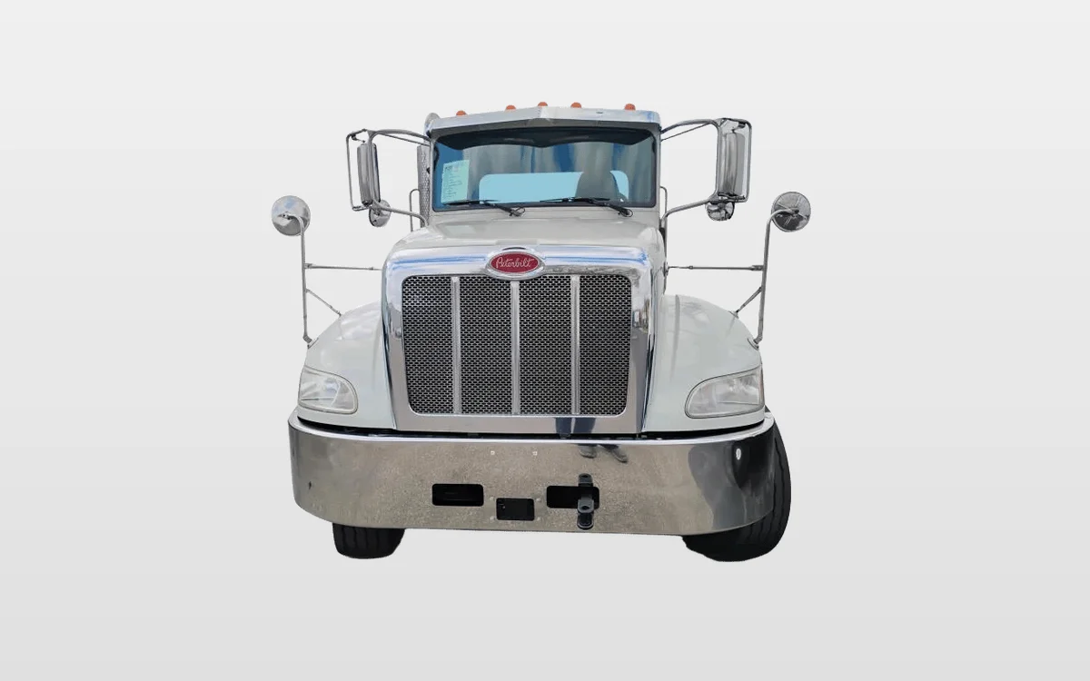 2020 Peterbilt 348 - image 1