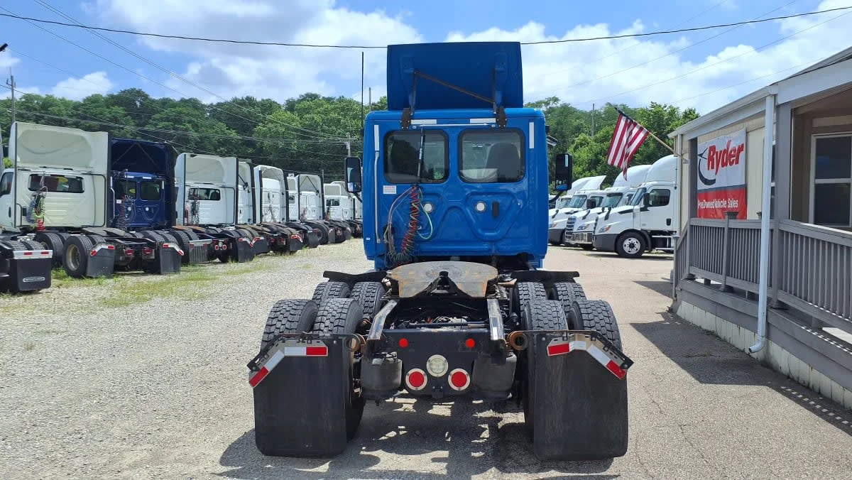 2019 Freightliner Cascadia in West Chester, OH — photo 5