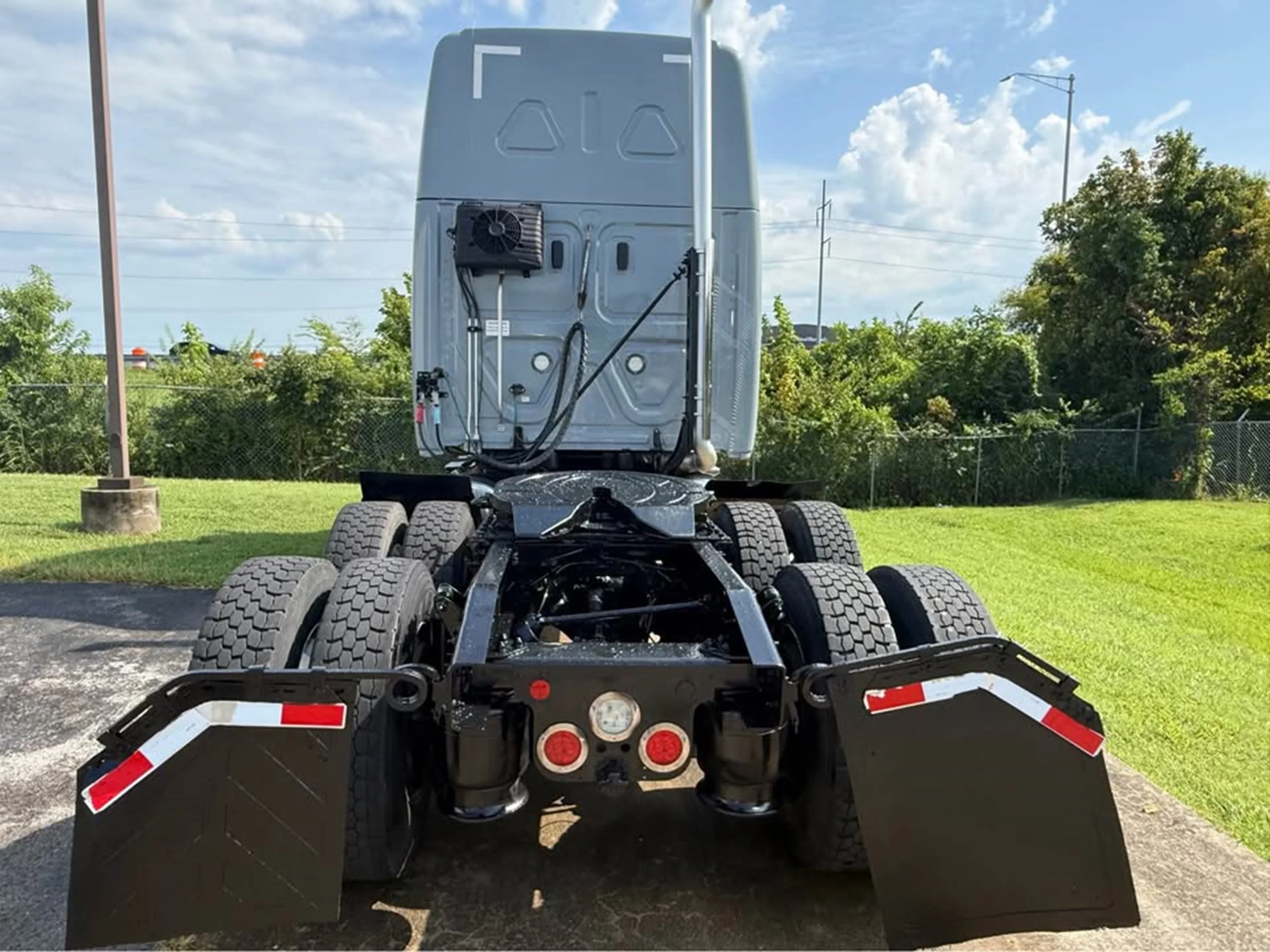 2020 Freightliner Cascadia — photo 6
