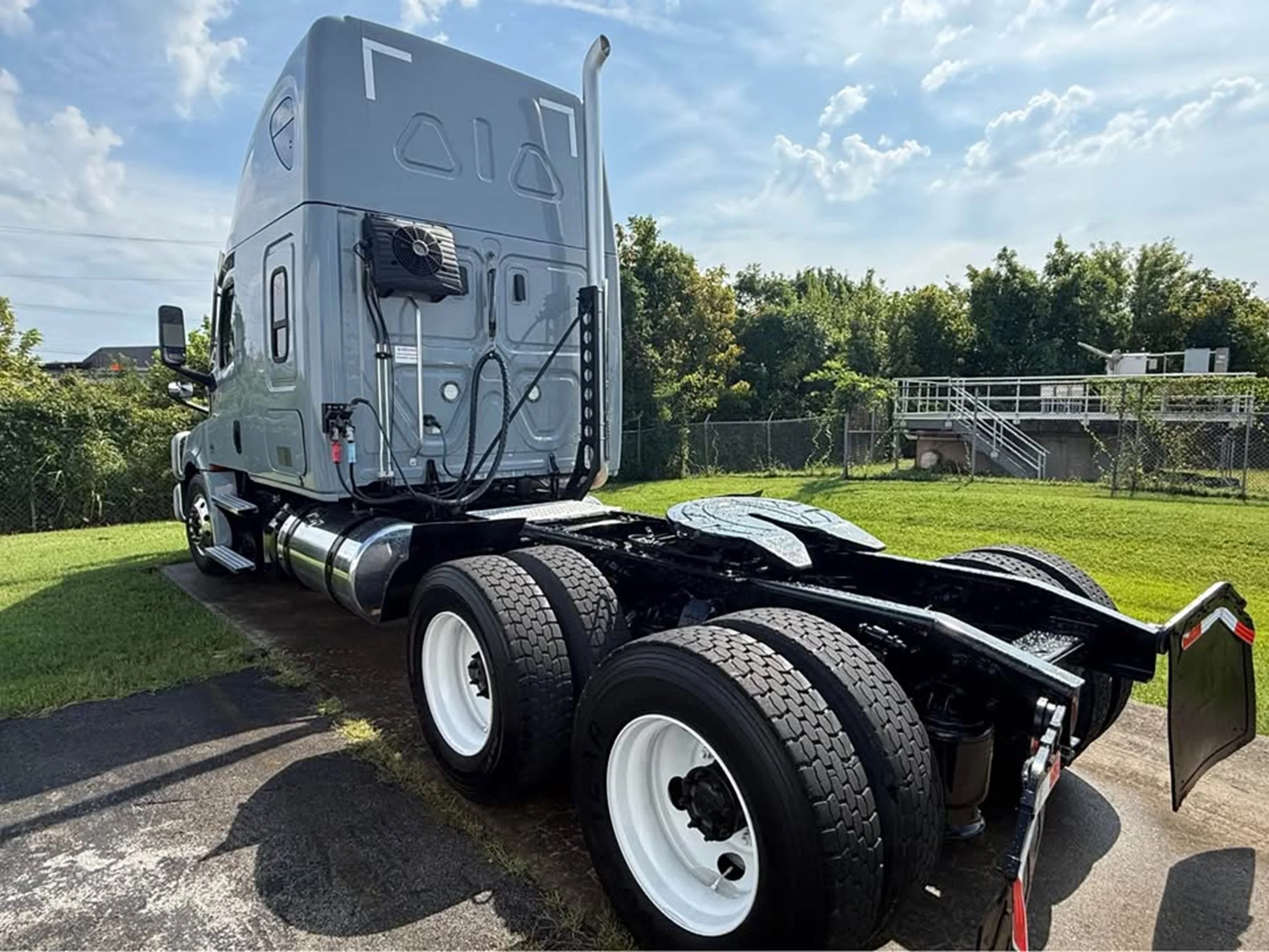 2020 Freightliner Cascadia — photo 5