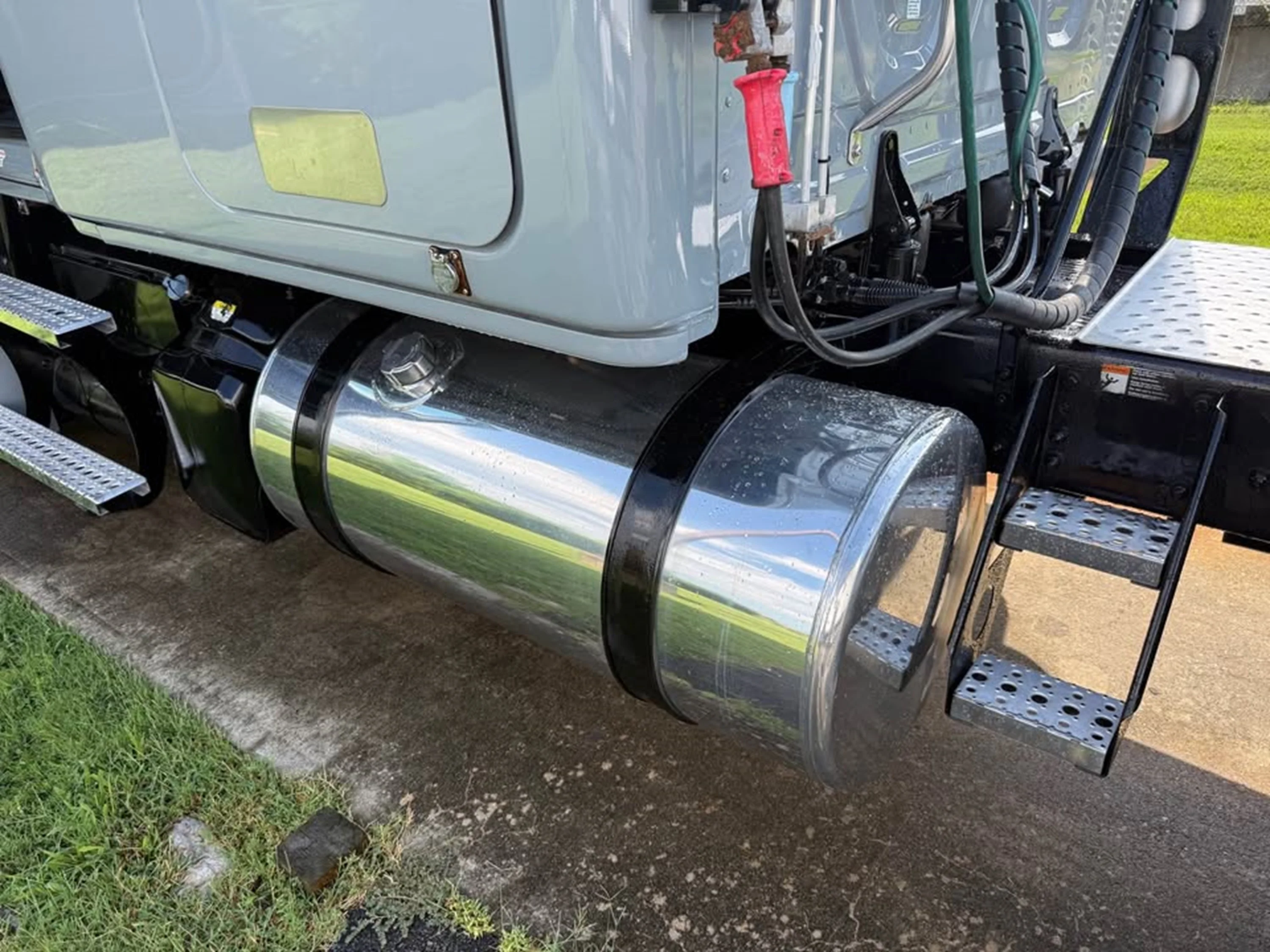 2020 Freightliner Cascadia — photo 17