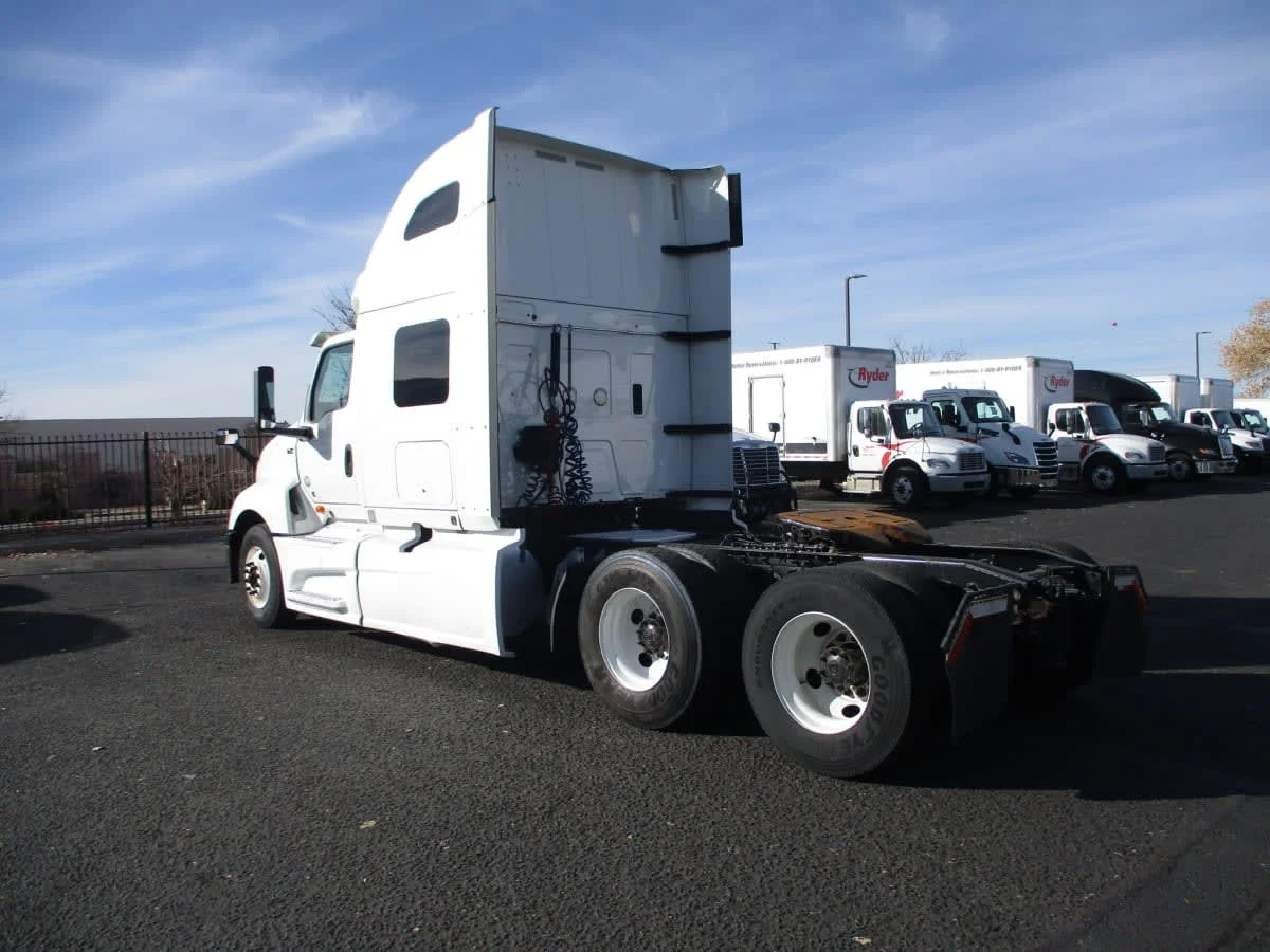 2020 International LT in Phoenix, AZ — photo 4