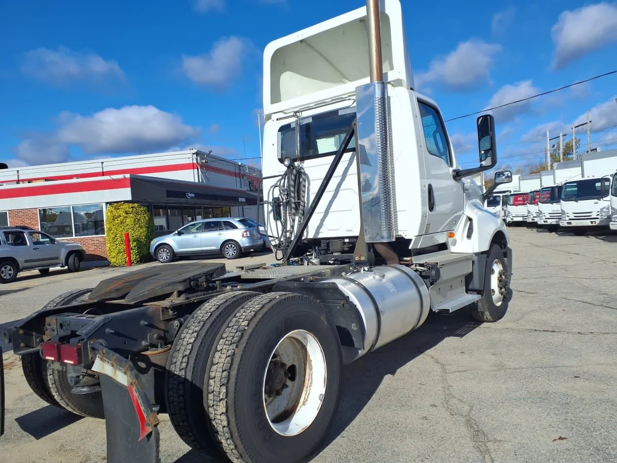 2021 International LT in Warwick, RI — photo 4