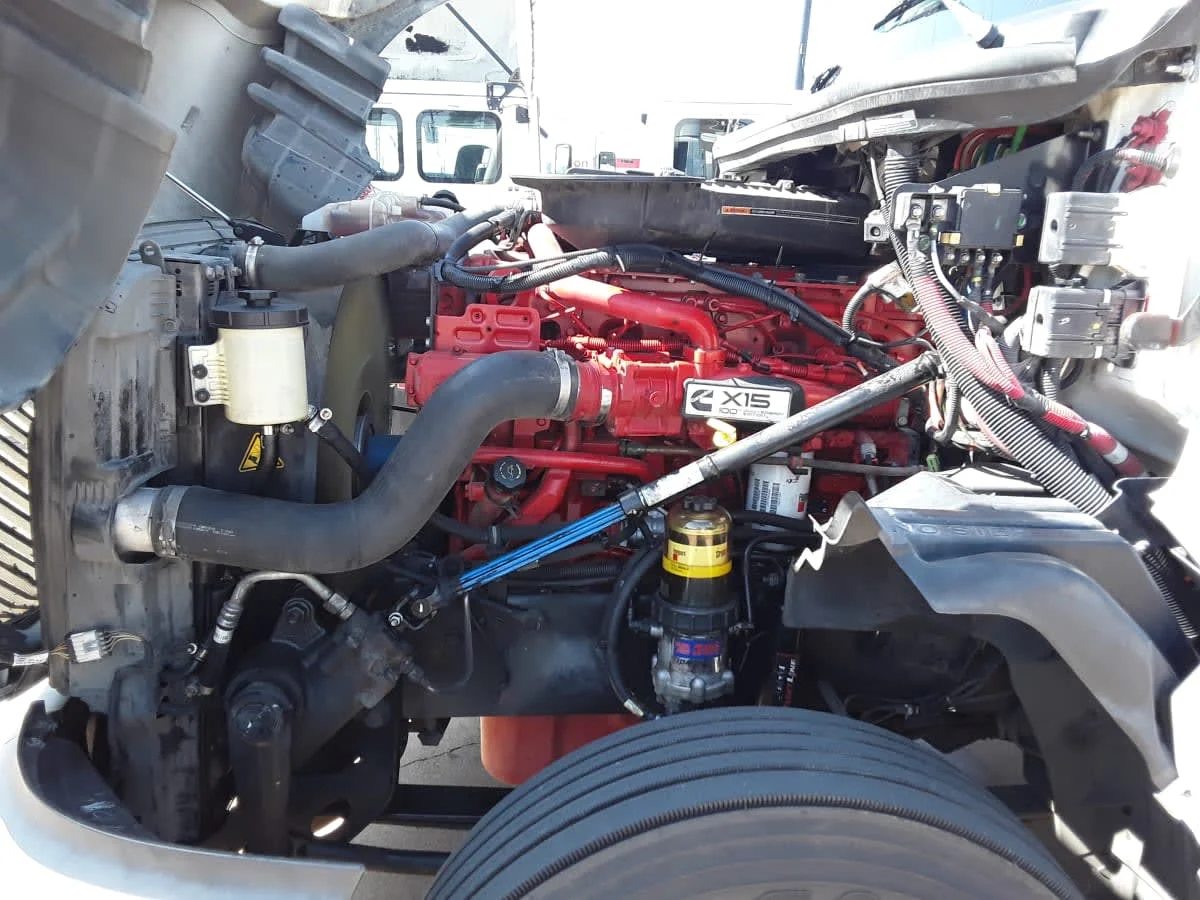 2020 International LT - image 8