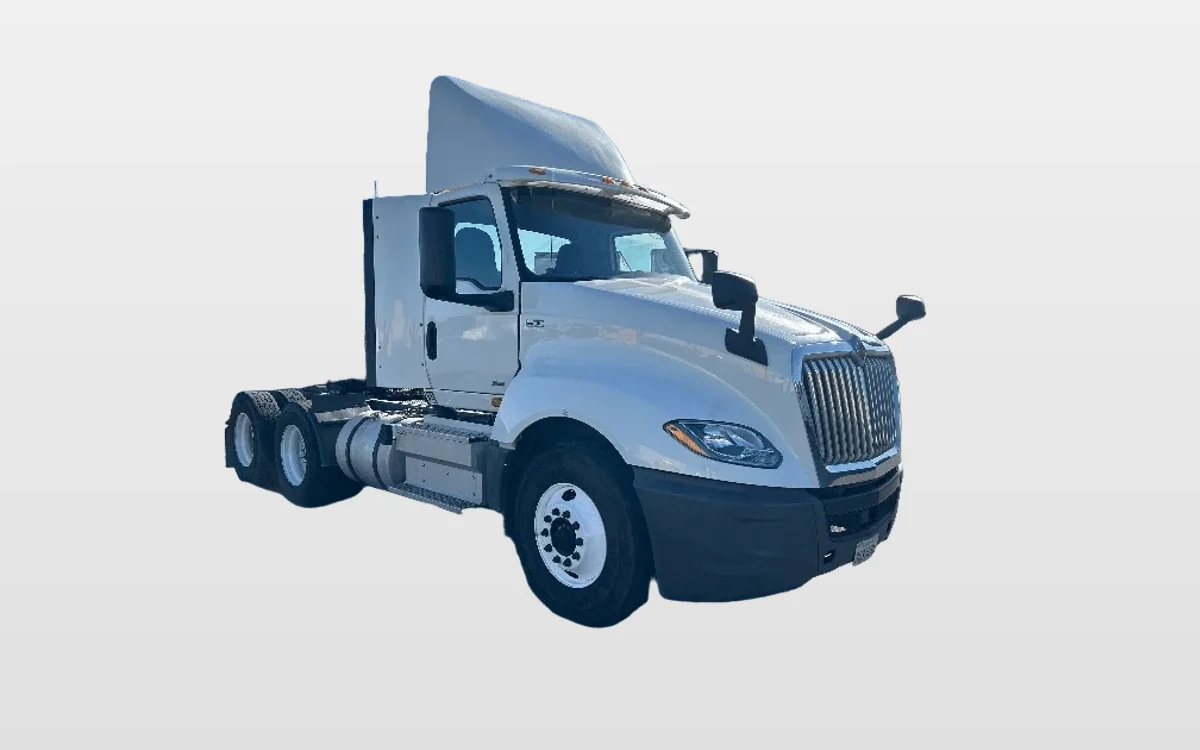 2019 International LT - image 1