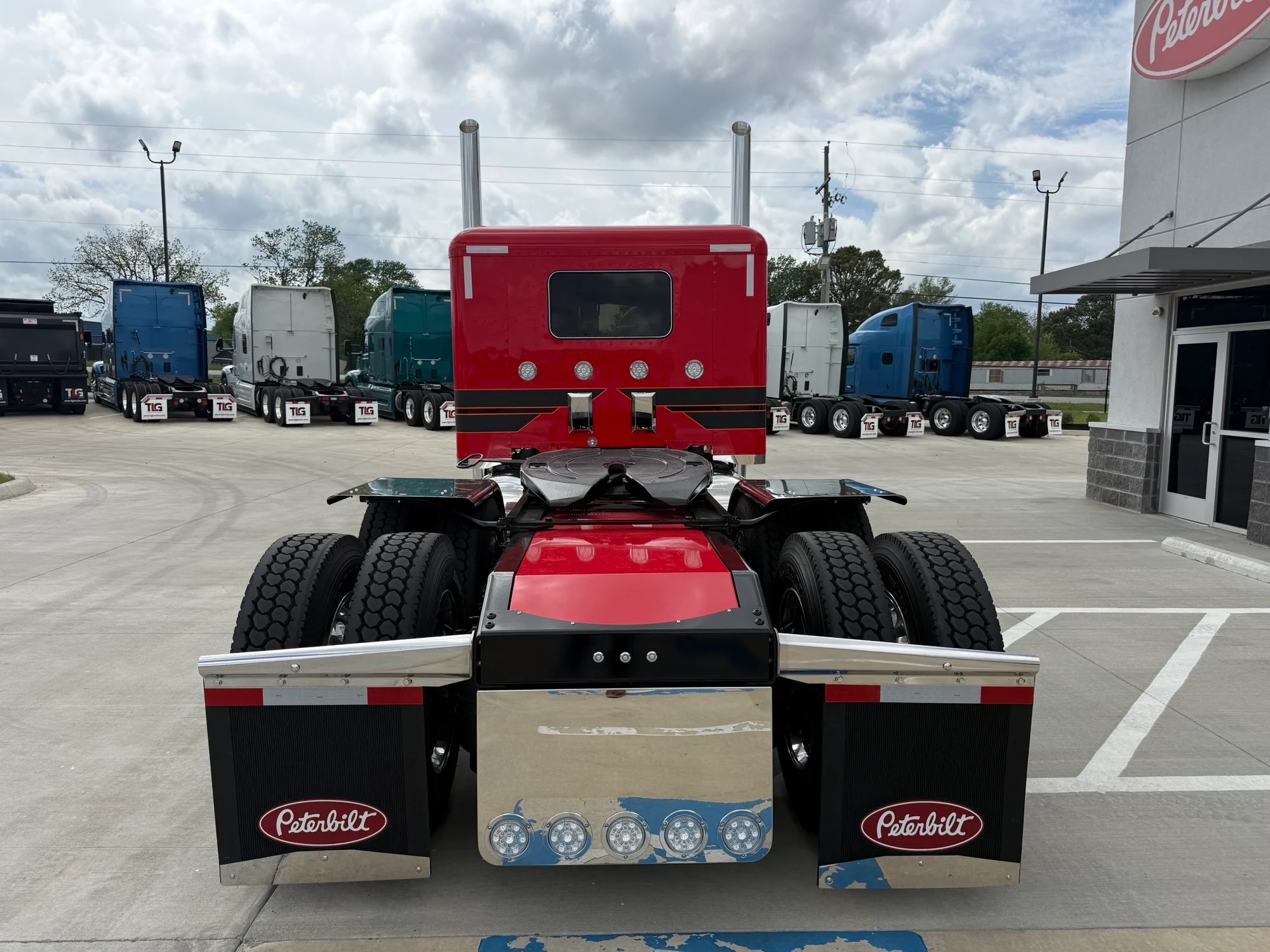 2026 Peterbilt 589 in Lowell, AR — photo 4
