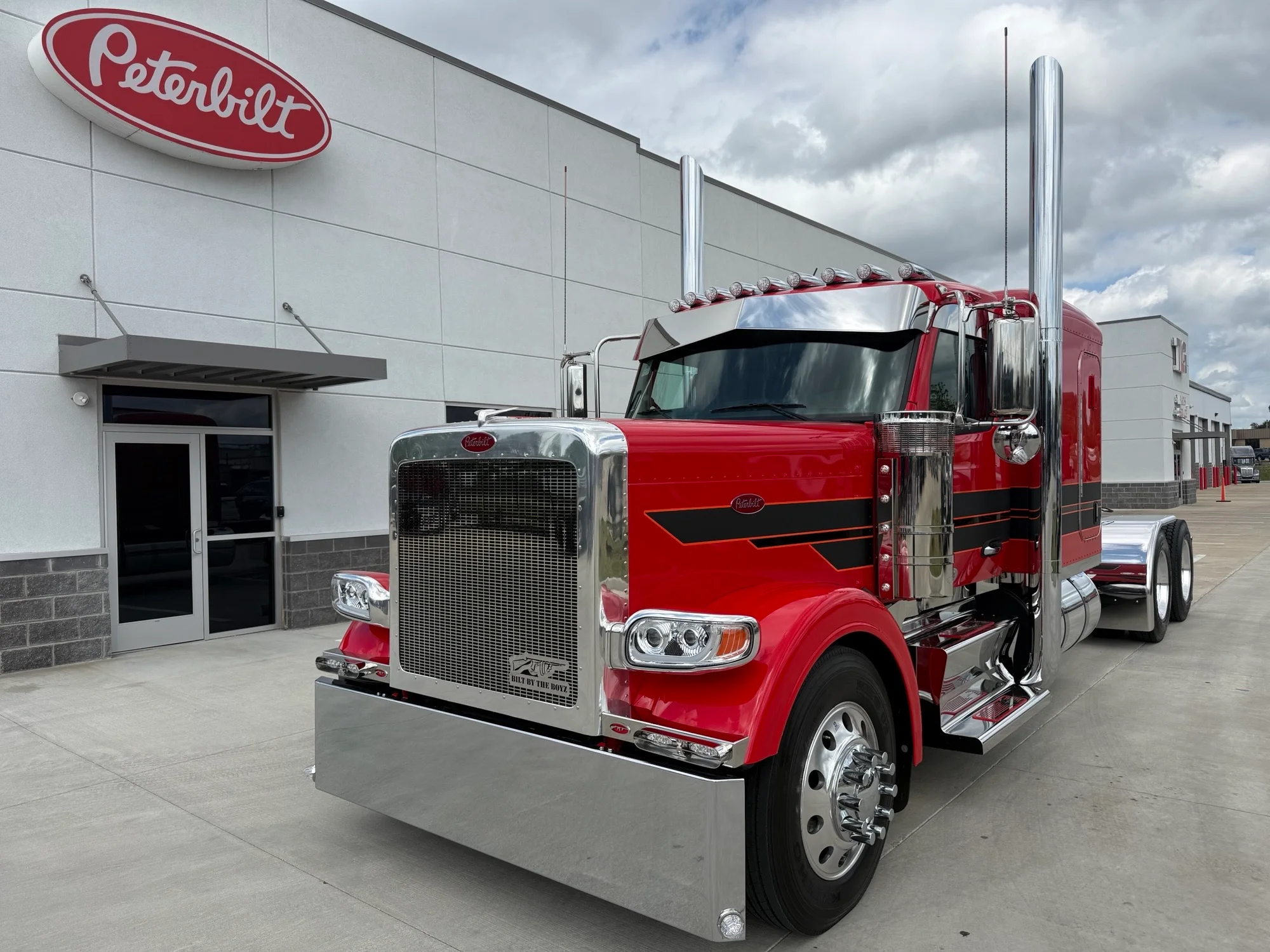 2026 Peterbilt 589 in Lowell, AR