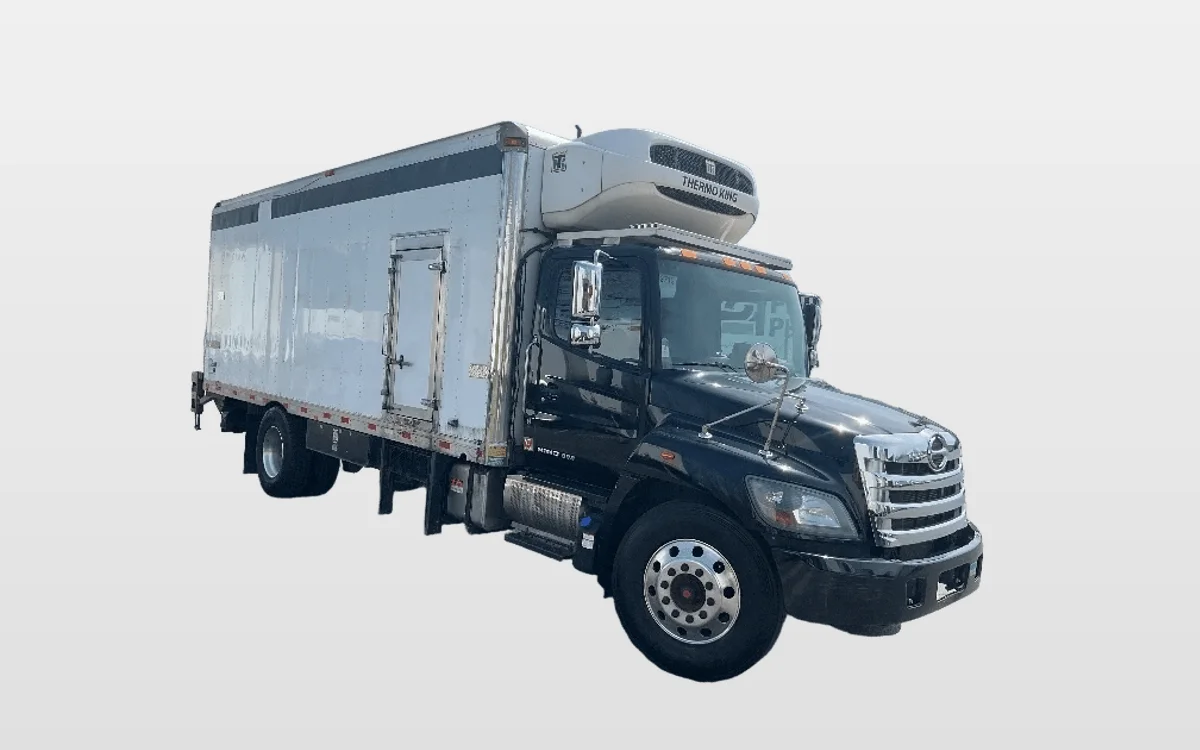 2019 Hino 338 - image 1