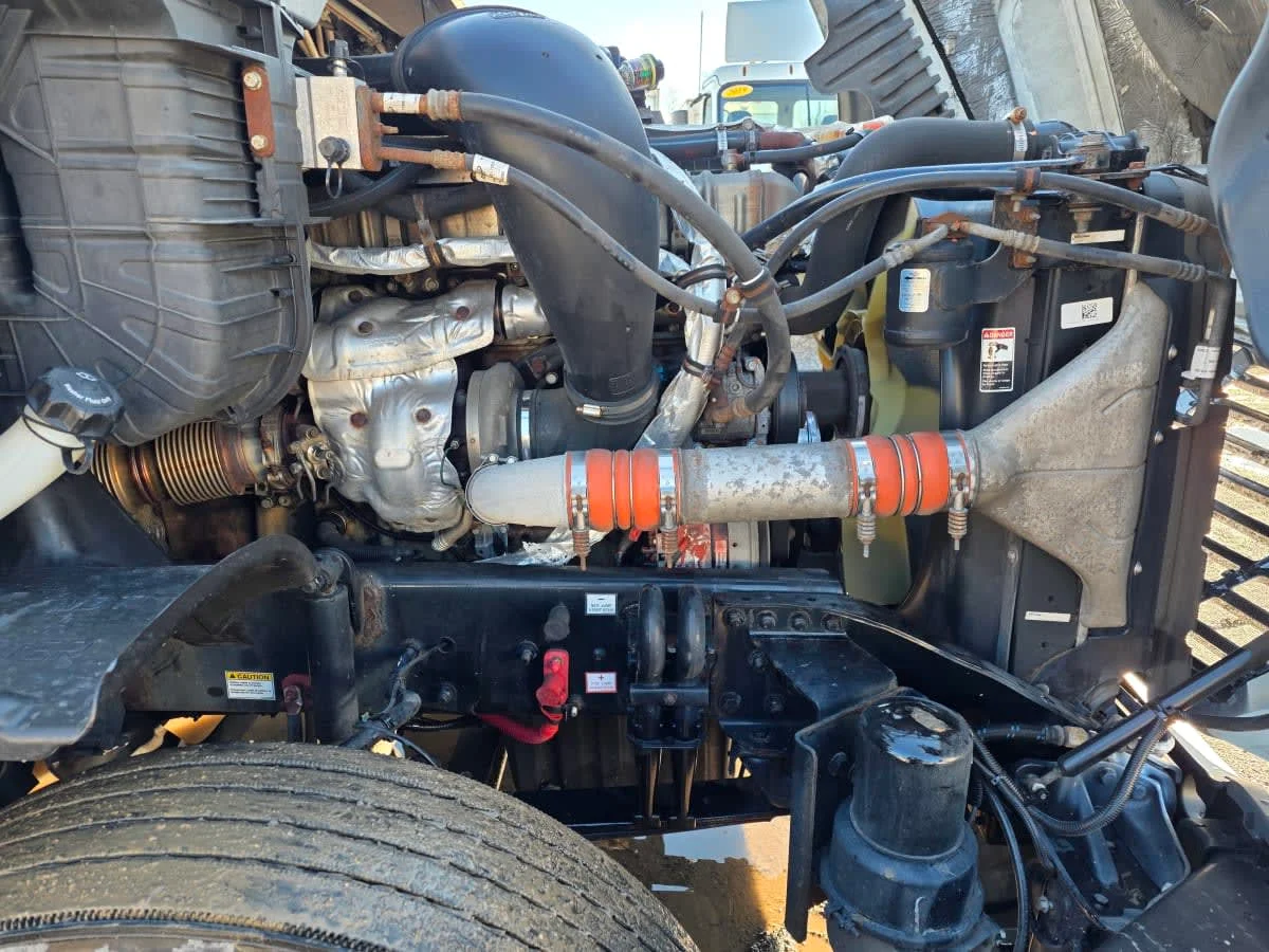 2020 Freightliner Cascadia - image 12