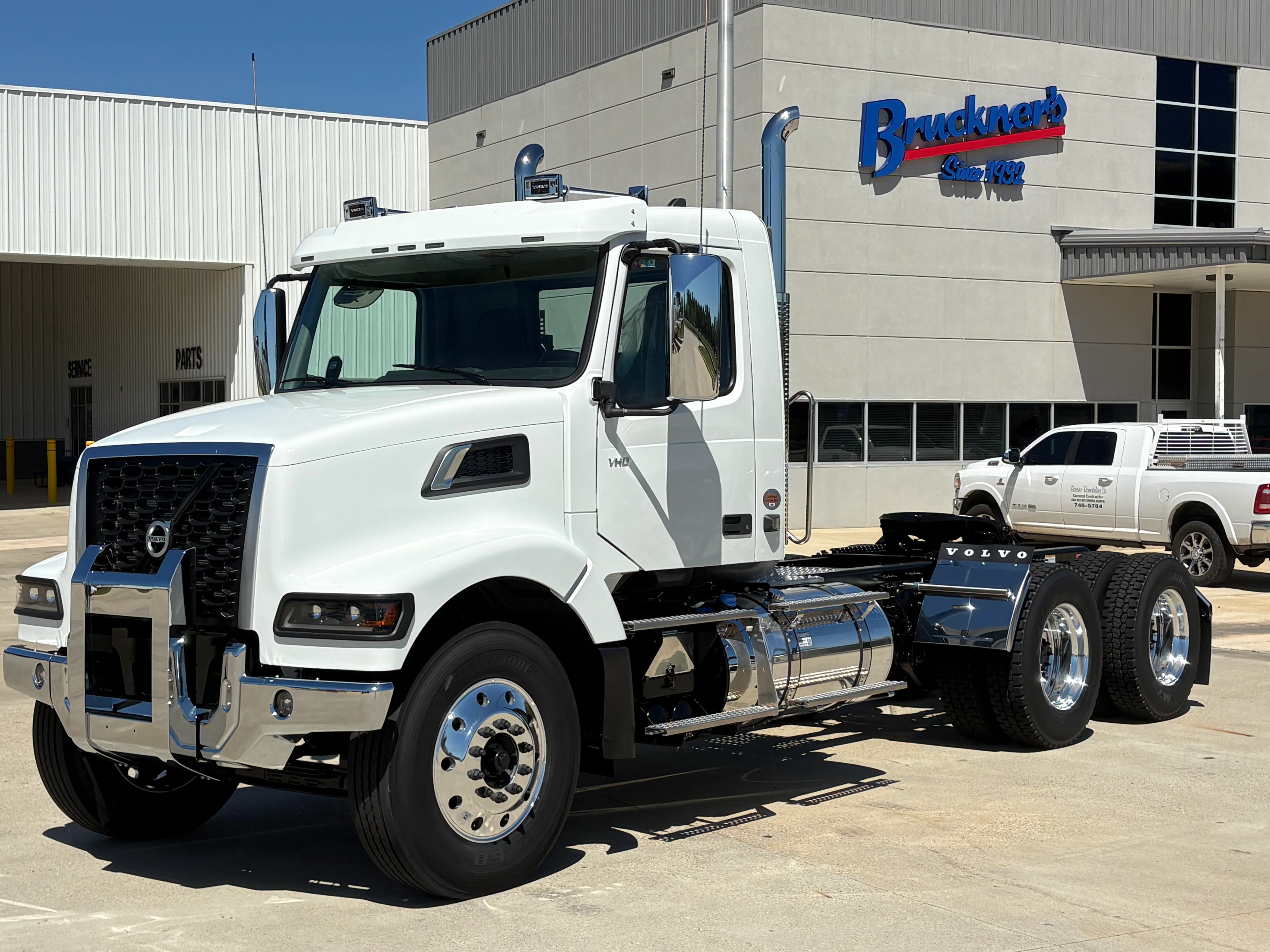 2027 Volvo VHD 300