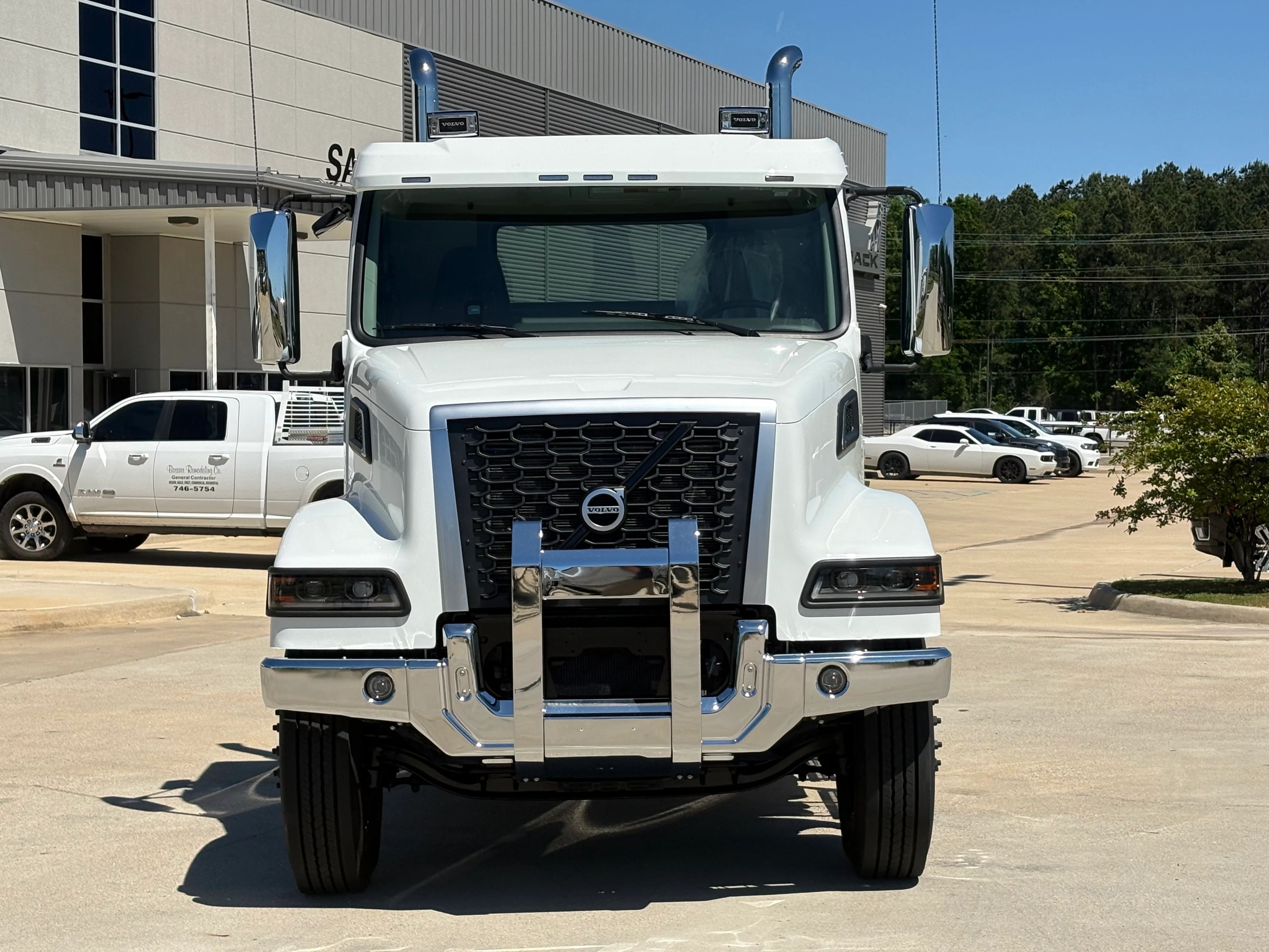 2027 Volvo VHD 300 in Shreveport, LA — photo 2