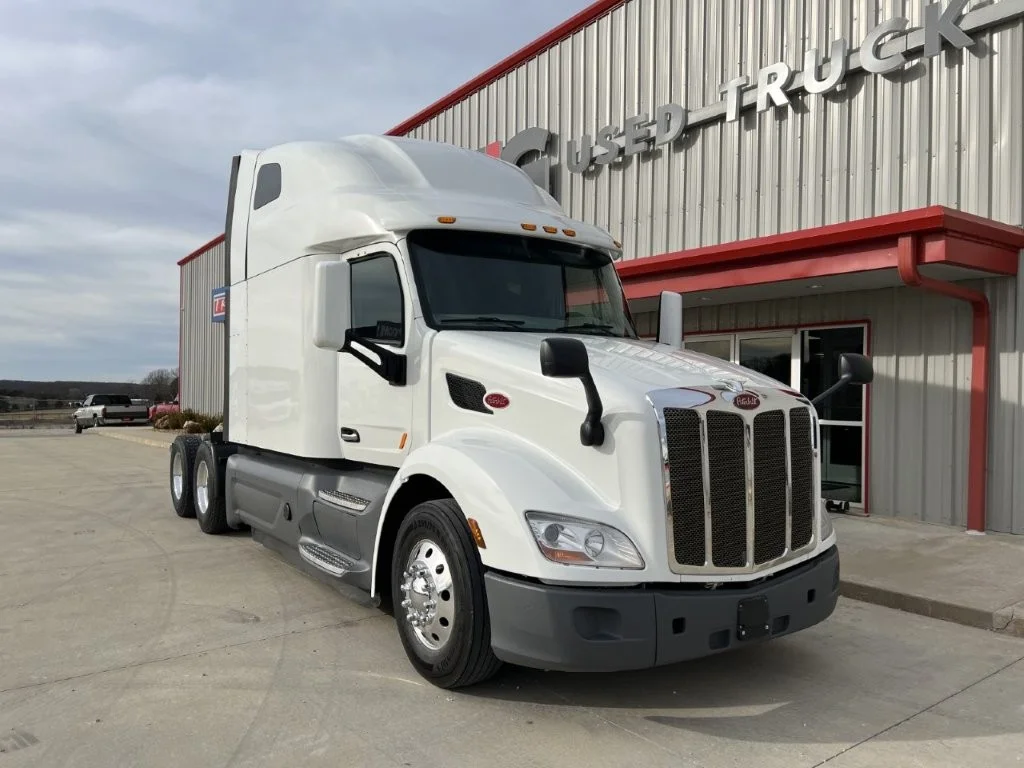 2021 Peterbilt 579 in Dayton, OH — photo 4