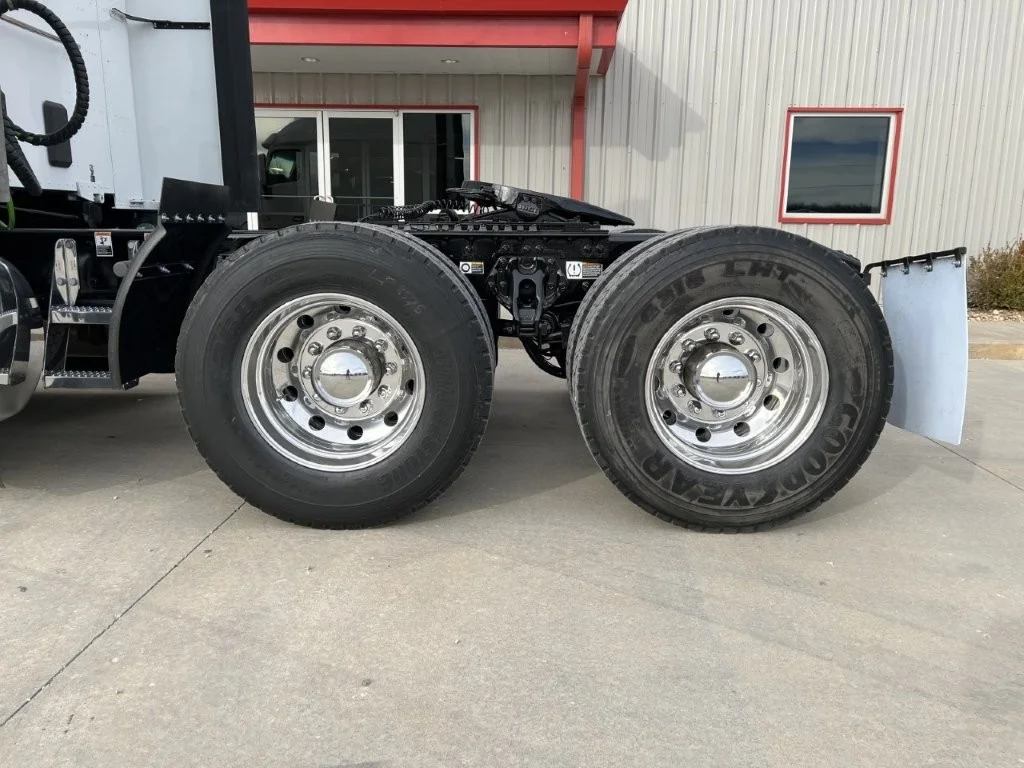 2021 Peterbilt 579 in Dayton, OH — photo 7