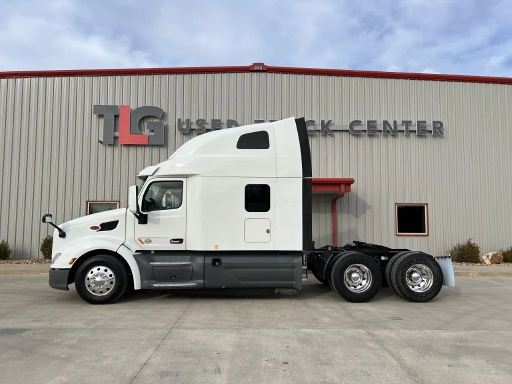2021 Peterbilt 579 in Dayton, OH — photo 2