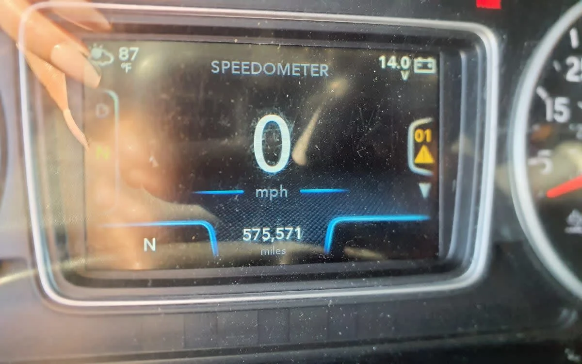 2020 International LT in Kansas City, MO — photo 14