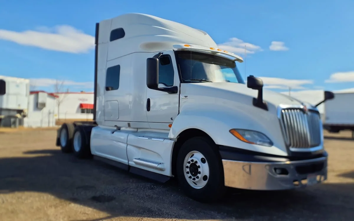 2020 International LT in Kansas City, MO — photo 3
