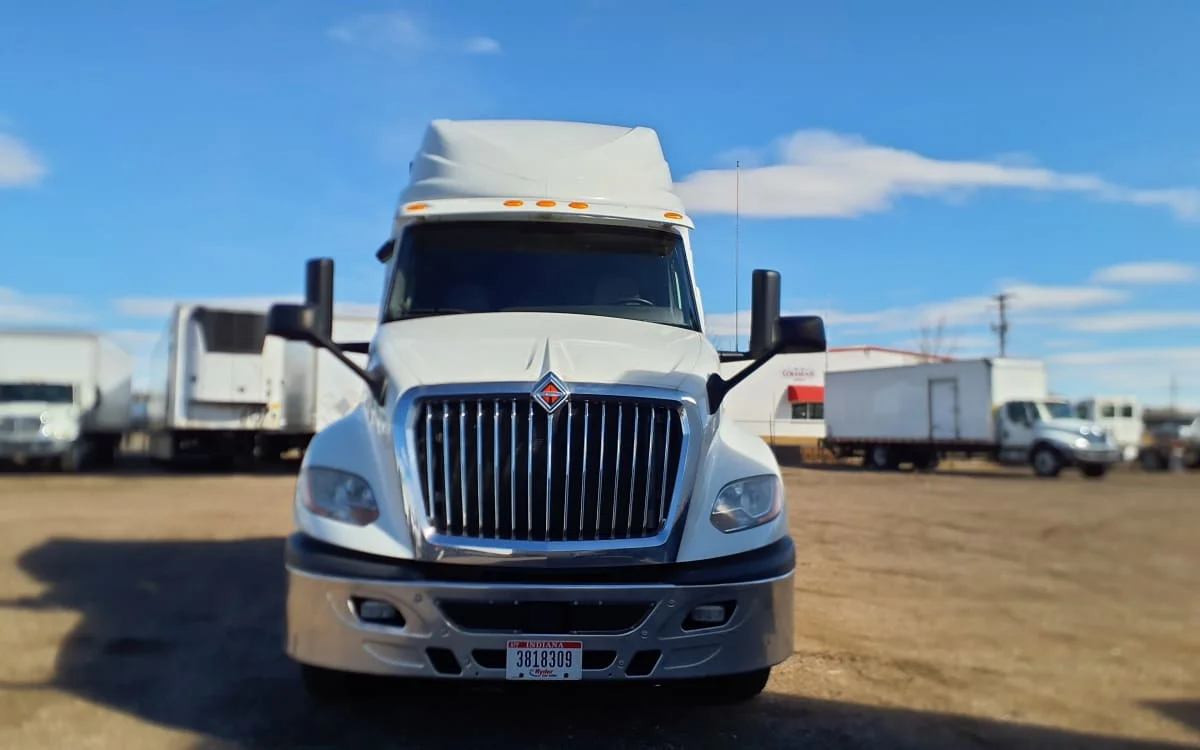 2020 International LT in Kansas City, MO — photo 2