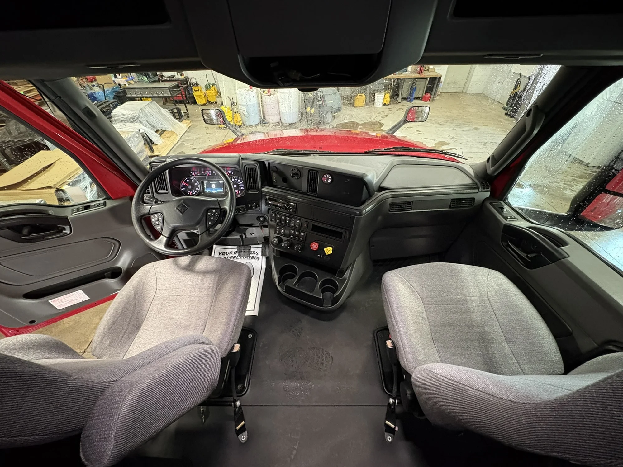 2021 International LT - image 16