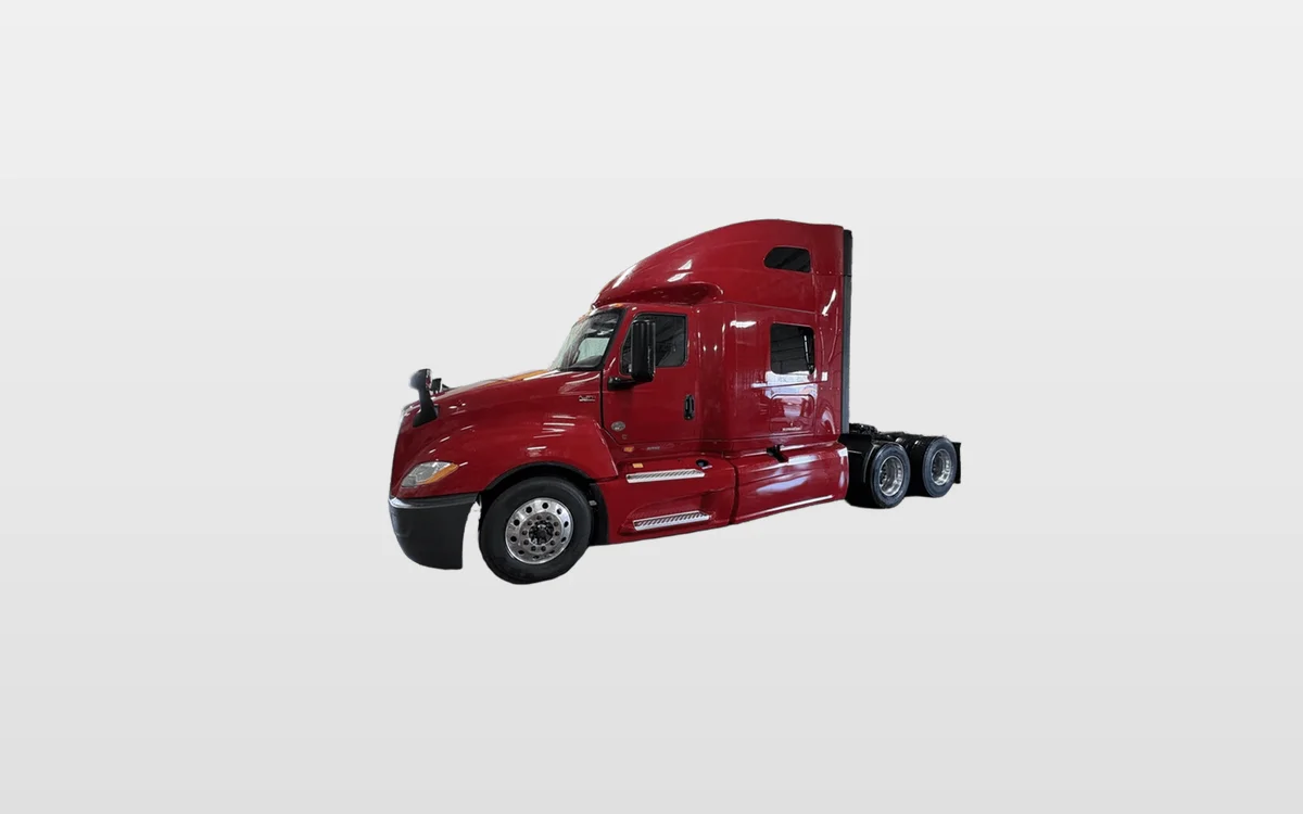 2021 International LT - image 1