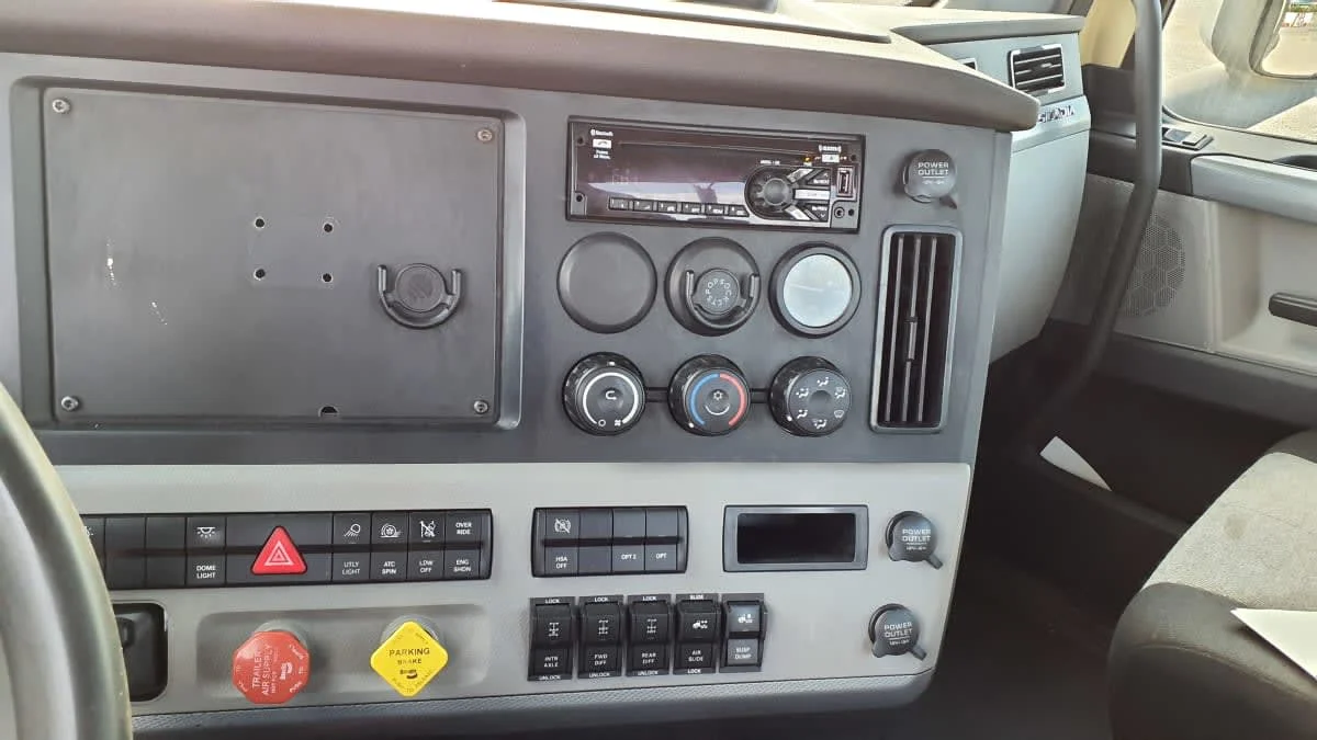 2020 Freightliner Cascadia in Birmingham, AL — photo 13