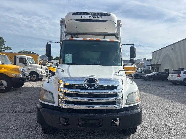 2019 Hino 268 in Atlanta (Forest Park), GA — photo 2