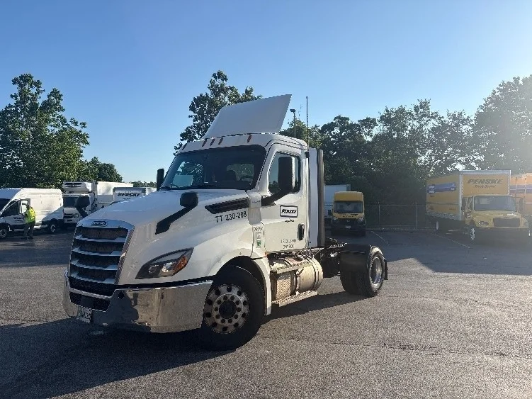 2019 Freightliner Cascadia in Montgomery, NY — photo 3
